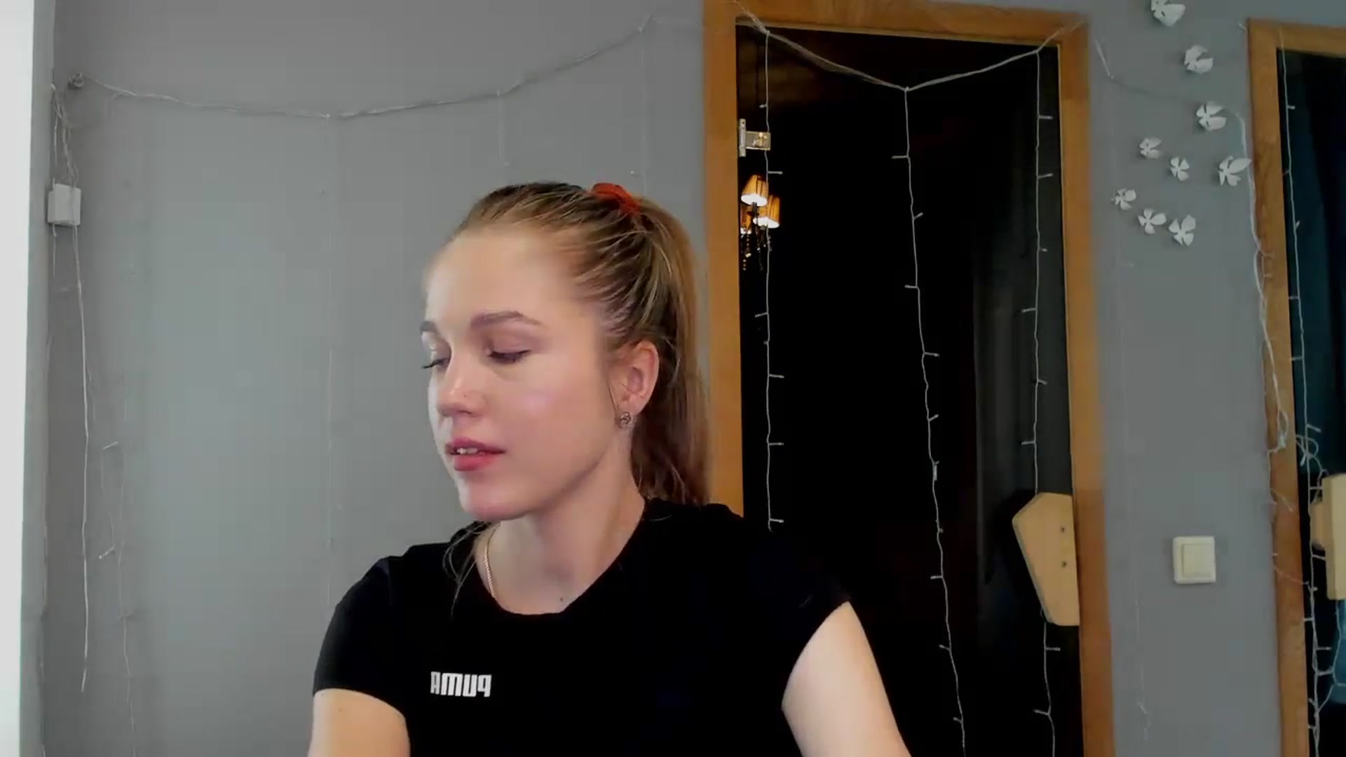 Gallery image thumbnail from Kate_Lewiss's myfreecams stream on, 04/18/2024, 09:32 image 3 of 20