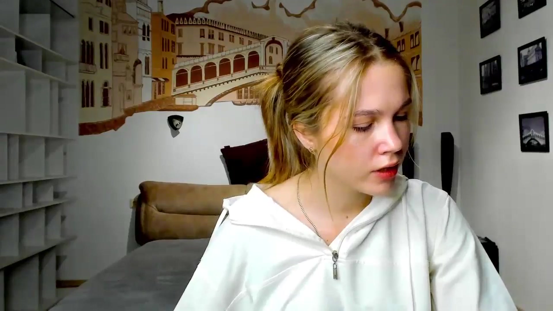 Gallery image thumbnail from Kate_Lewiss's myfreecams stream on, 04/24/2024, 07:29 image 12 of 20