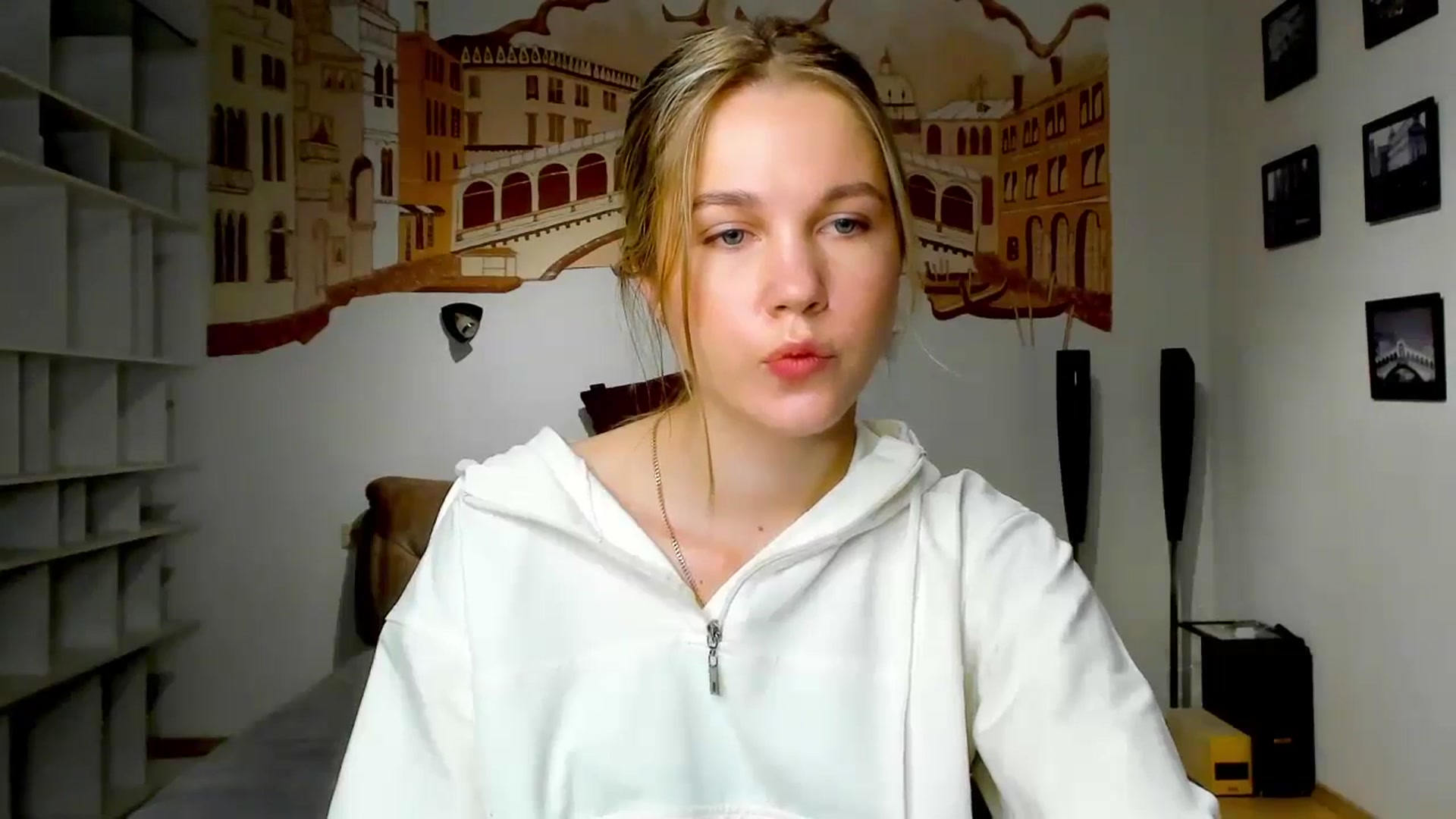 Gallery image thumbnail from Kate_Lewiss's myfreecams stream on, 04/24/2024, 07:29 image 16 of 20