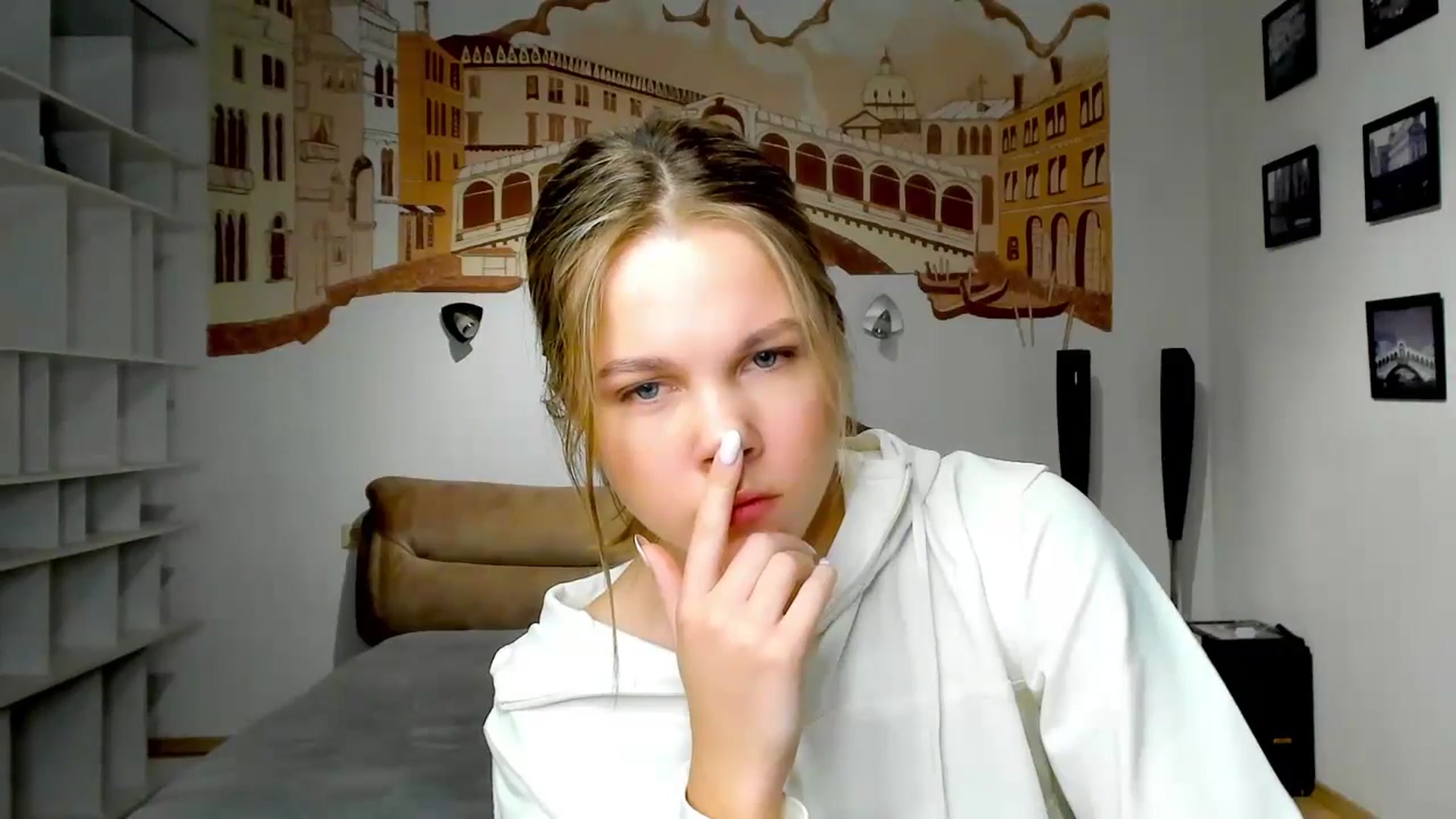 Gallery image thumbnail from Kate_Lewiss's myfreecams stream on, 04/24/2024, 07:29 image 14 of 20