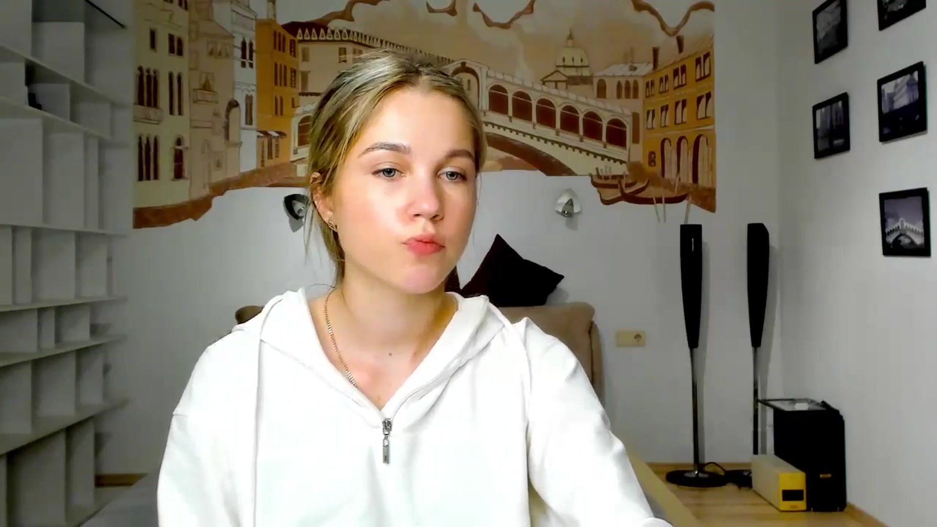 Gallery image thumbnail from Kate_Lewiss's myfreecams stream on, 04/24/2024, 11:12 image 9 of 20