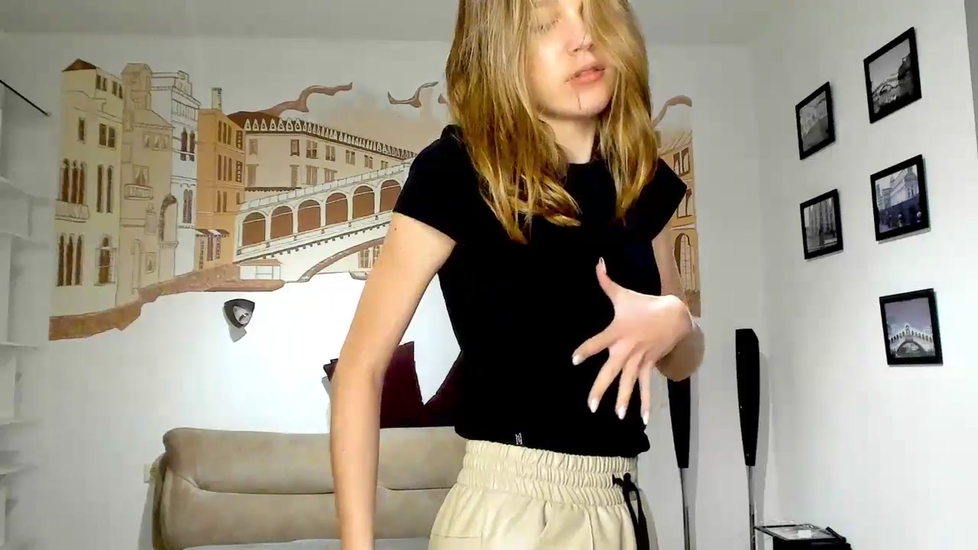Gallery image thumbnail from Kate_Lewiss's myfreecams stream on, 04/28/2024, 08:44 image 9 of 20
