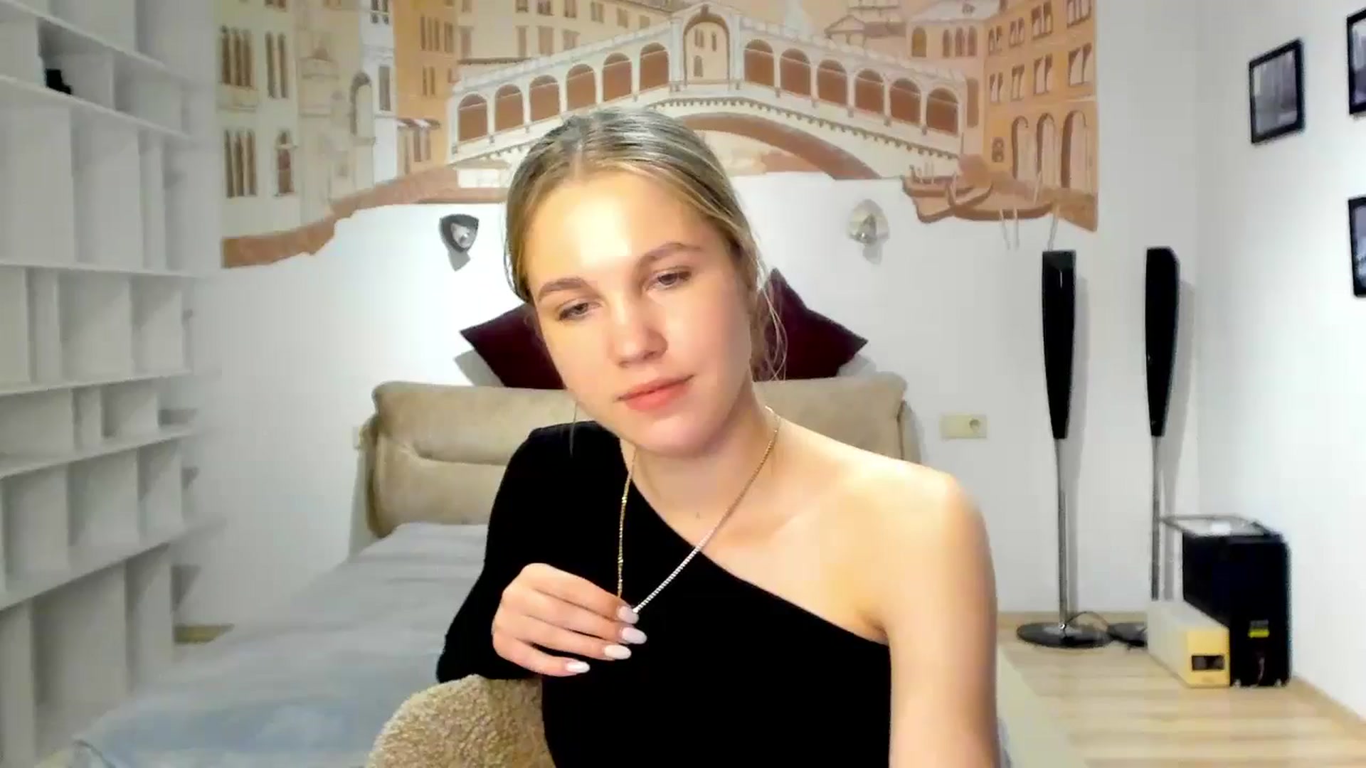 Gallery image thumbnail from Kate_Lewiss's myfreecams stream on, 04/30/2024, 10:17 image 1 of 20