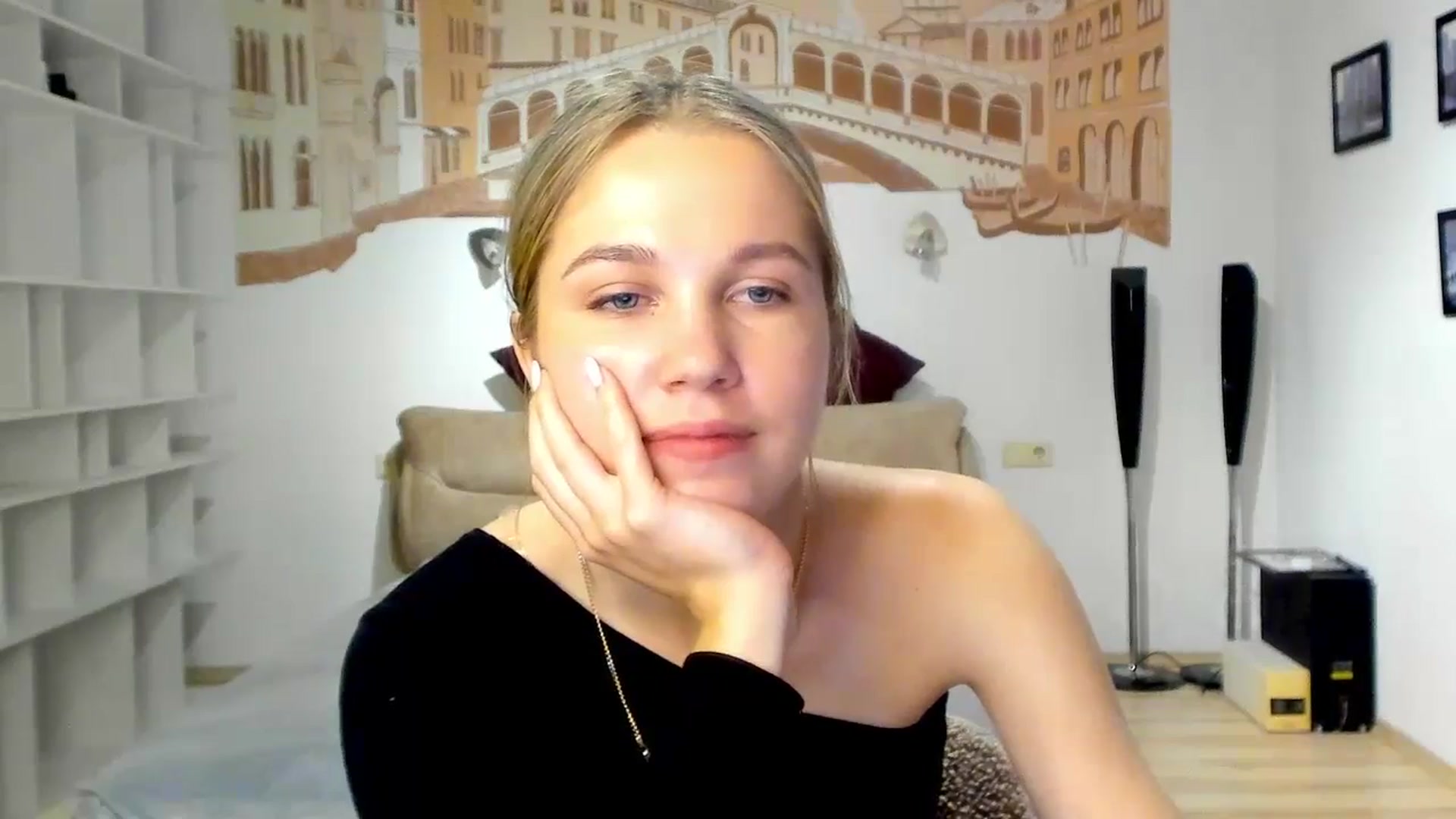 Gallery image thumbnail from Kate_Lewiss's myfreecams stream on, 04/30/2024, 10:17 image 5 of 20