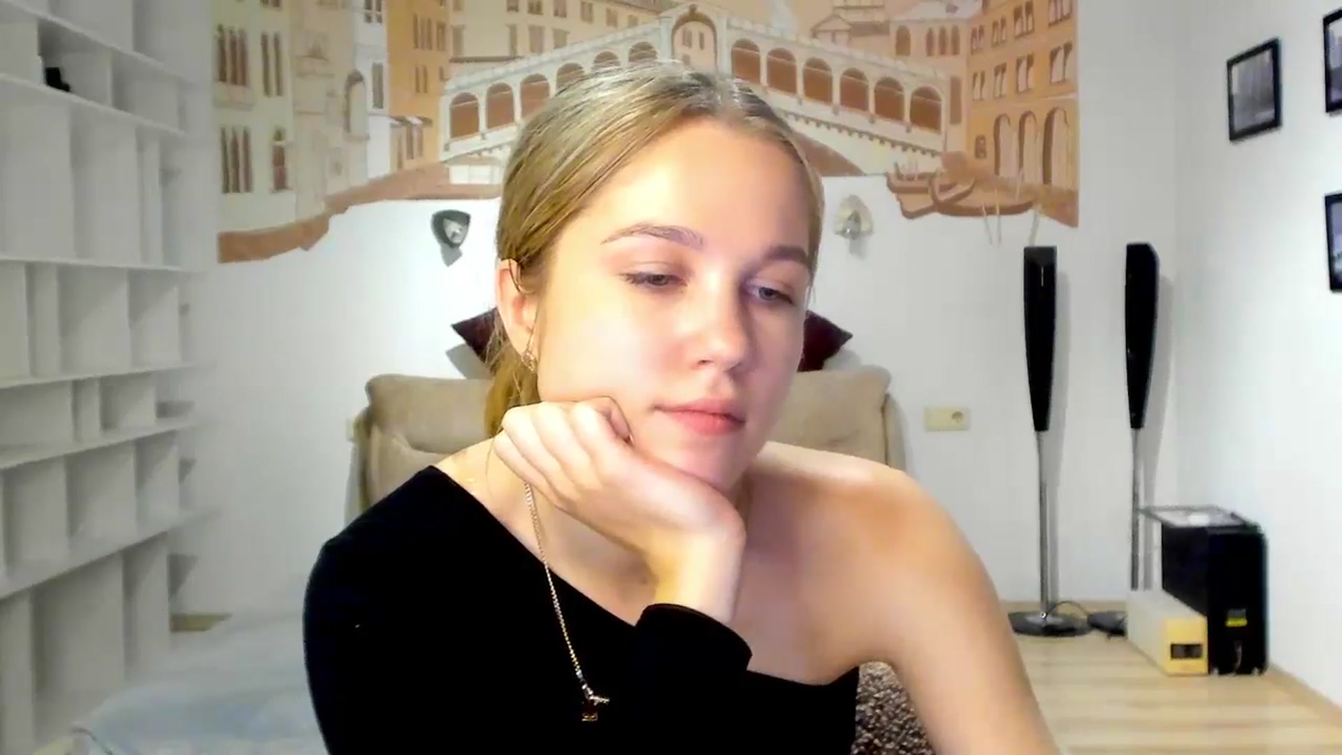 Gallery image thumbnail from Kate_Lewiss's myfreecams stream on, 04/30/2024, 10:17 image 4 of 20