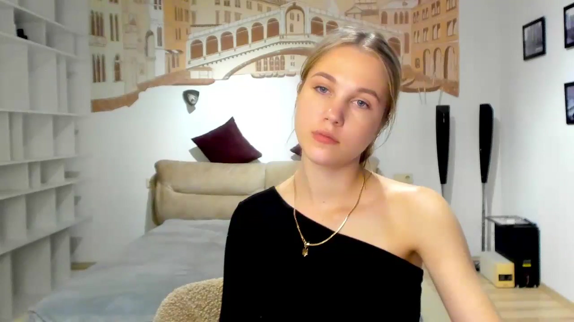 Gallery image thumbnail from Kate_Lewiss's myfreecams stream on, 04/30/2024, 10:17 image 14 of 20