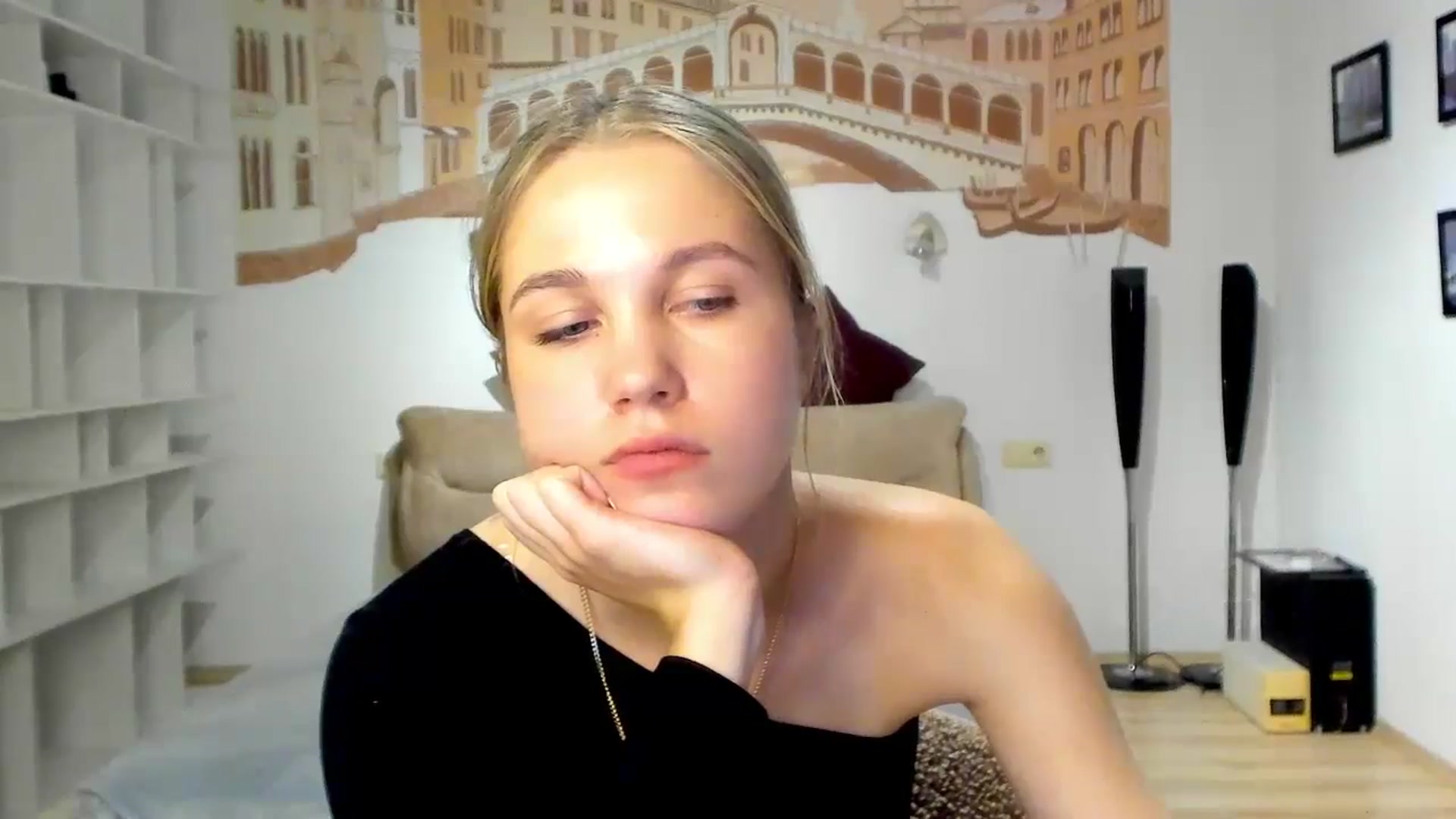 Gallery image thumbnail from Kate_Lewiss's myfreecams stream on, 04/30/2024, 10:17 image 9 of 20