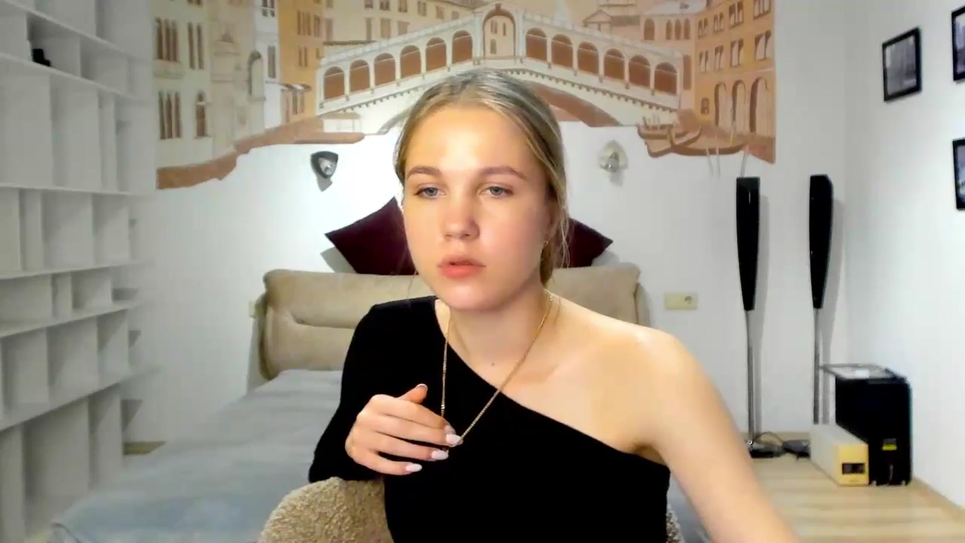 Gallery image thumbnail from Kate_Lewiss's myfreecams stream on, 04/30/2024, 10:17 image 2 of 20