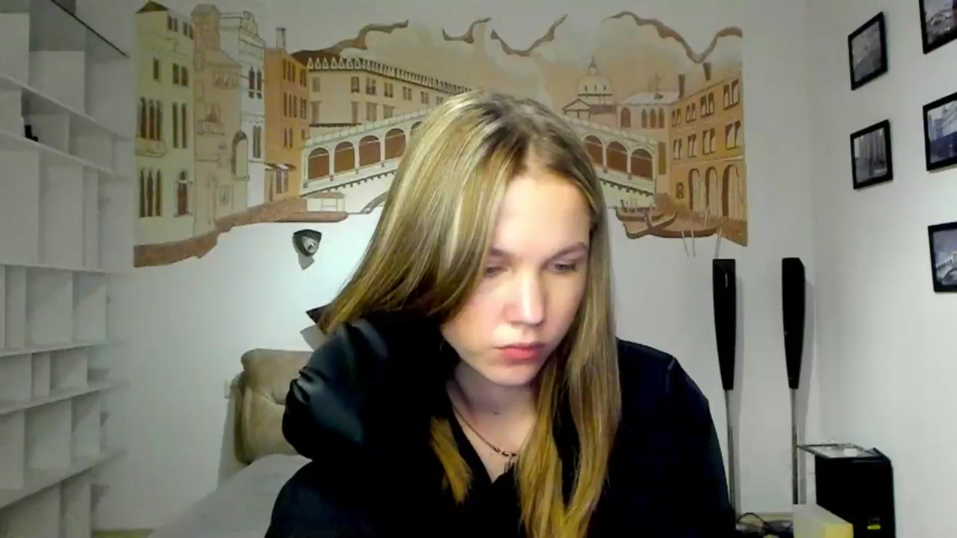 Gallery image thumbnail from Kate_Lewiss's myfreecams stream on, 05/01/2024, 11:05 image 10 of 20