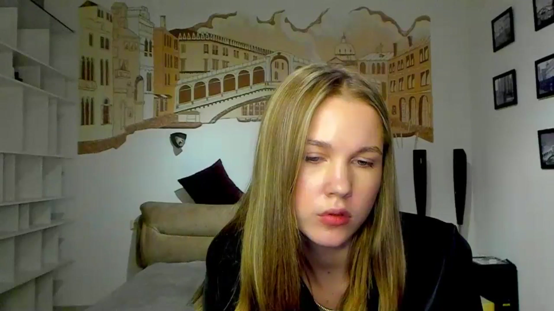 Gallery image thumbnail from Kate_Lewiss's myfreecams stream on, 05/01/2024, 11:05 image 3 of 20