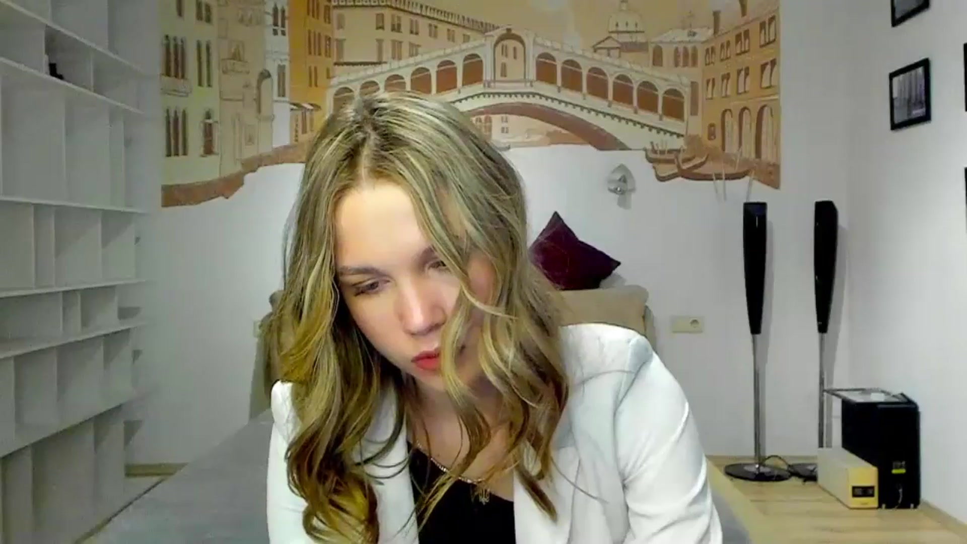 Gallery image thumbnail from Kate_Lewiss's myfreecams stream on, 05/02/2024, 06:18 image 10 of 20