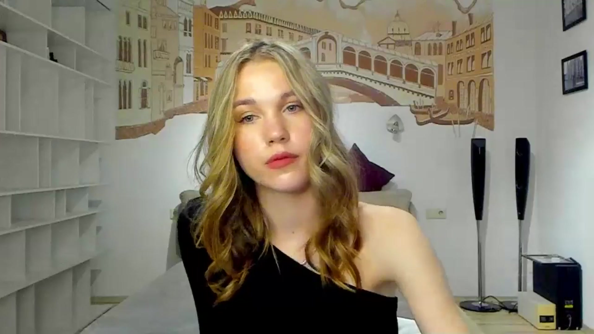 Gallery image thumbnail from Kate_Lewiss's myfreecams stream on, 05/02/2024, 07:47 image 5 of 20