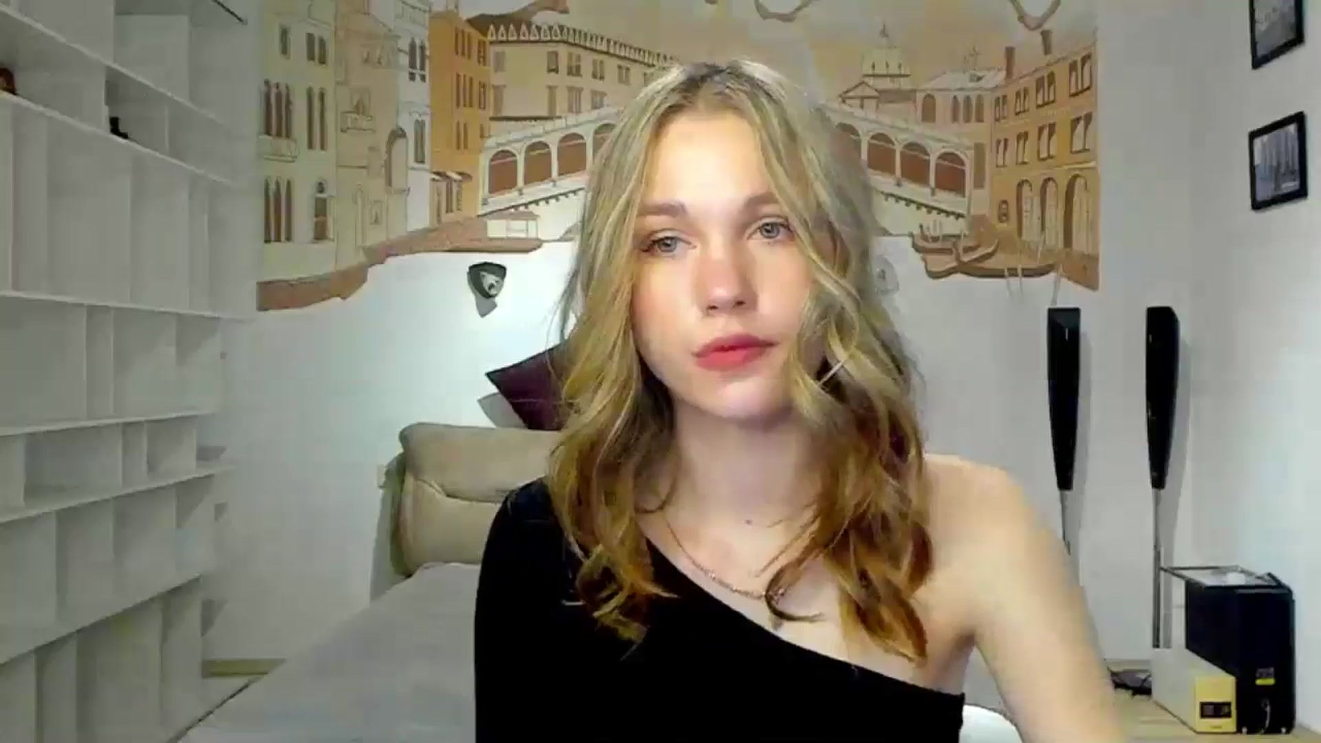 Gallery image thumbnail from Kate_Lewiss's myfreecams stream on, 05/02/2024, 07:47 image 7 of 20