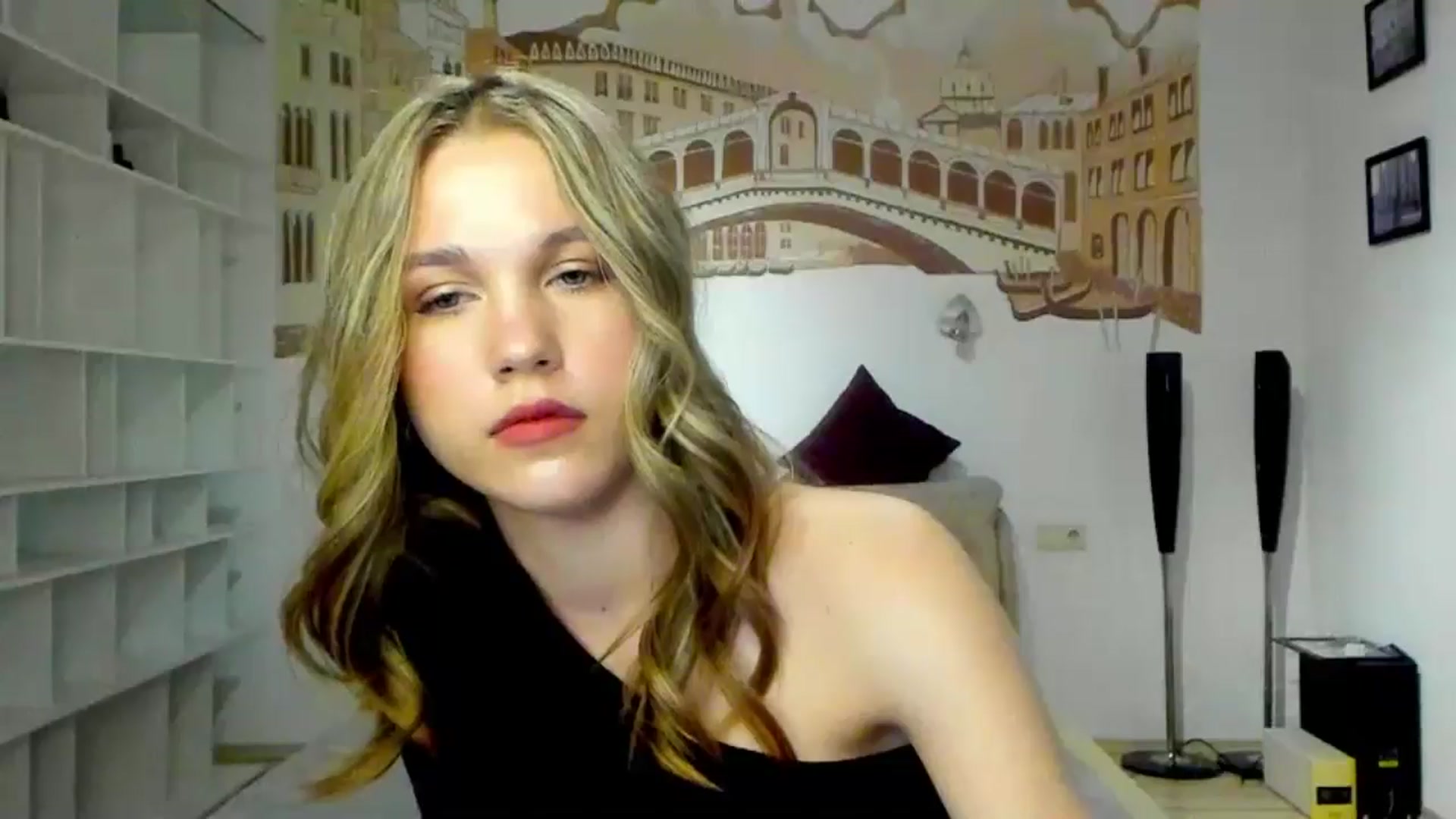 Gallery image thumbnail from Kate_Lewiss's myfreecams stream on, 05/02/2024, 07:47 image 19 of 20