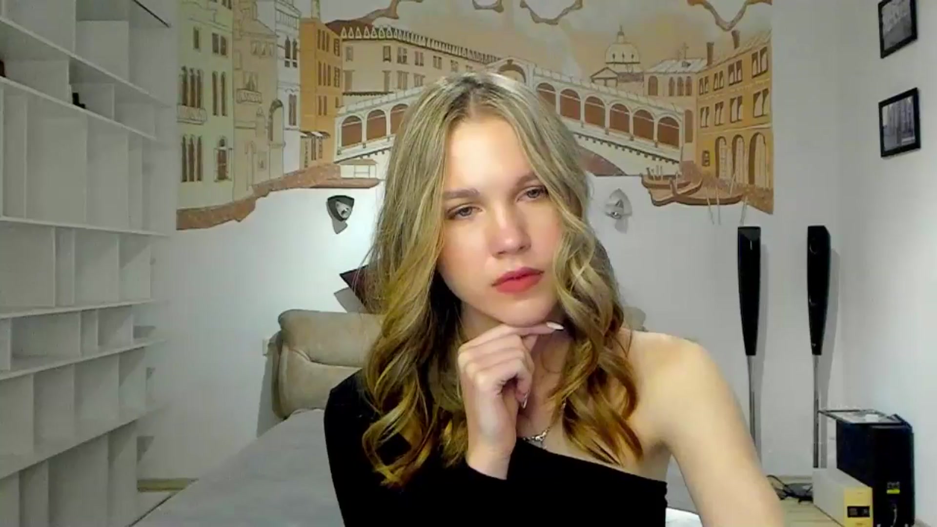 Gallery image thumbnail from Kate_Lewiss's myfreecams stream on, 05/02/2024, 07:47 image 13 of 20