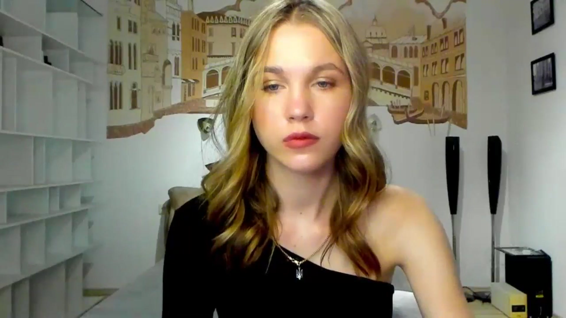 Gallery image thumbnail from Kate_Lewiss's myfreecams stream on, 05/02/2024, 08:49 image 14 of 20