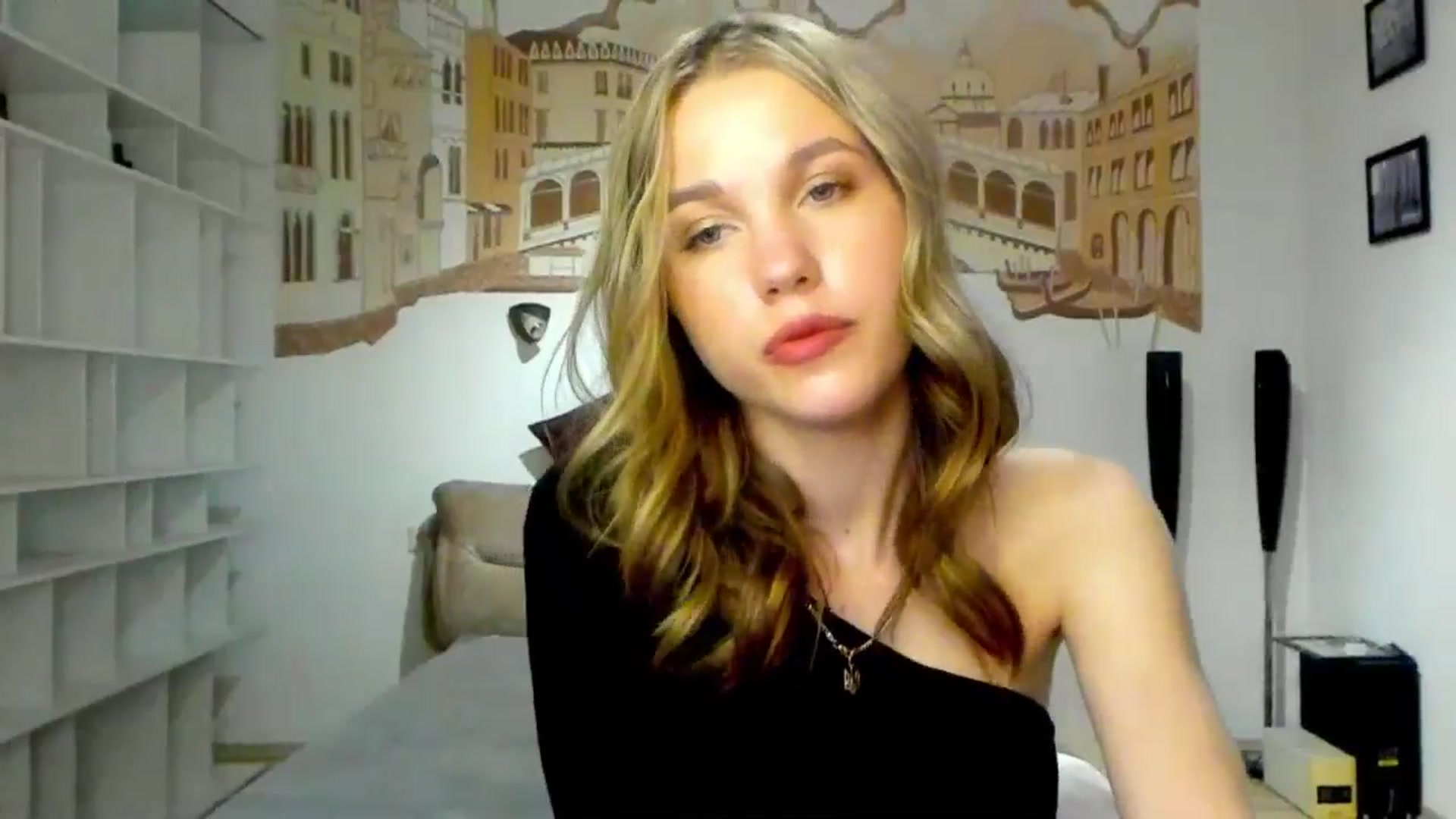 Gallery image thumbnail from Kate_Lewiss's myfreecams stream on, 05/02/2024, 08:49 image 15 of 20