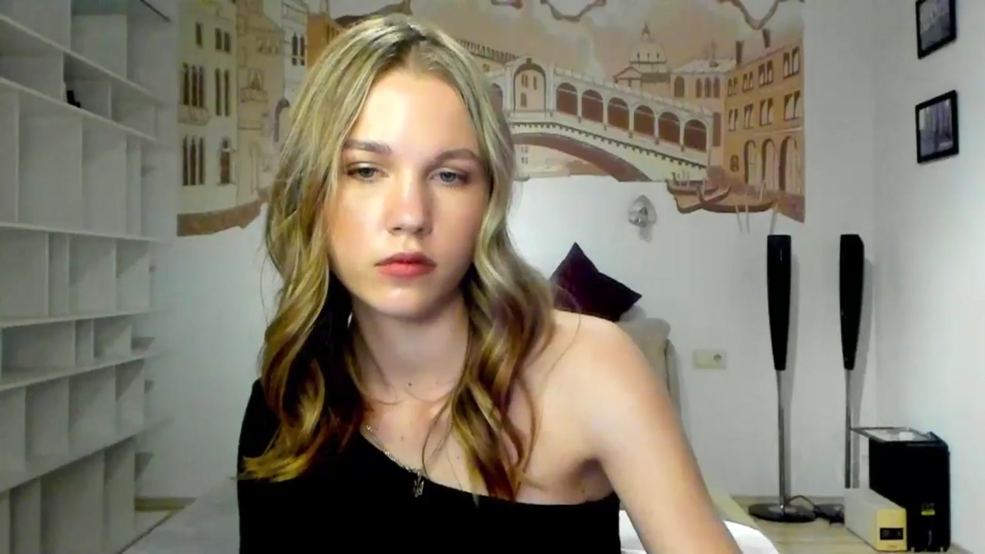 Gallery image thumbnail from Kate_Lewiss's myfreecams stream on, 05/02/2024, 11:04 image 18 of 20
