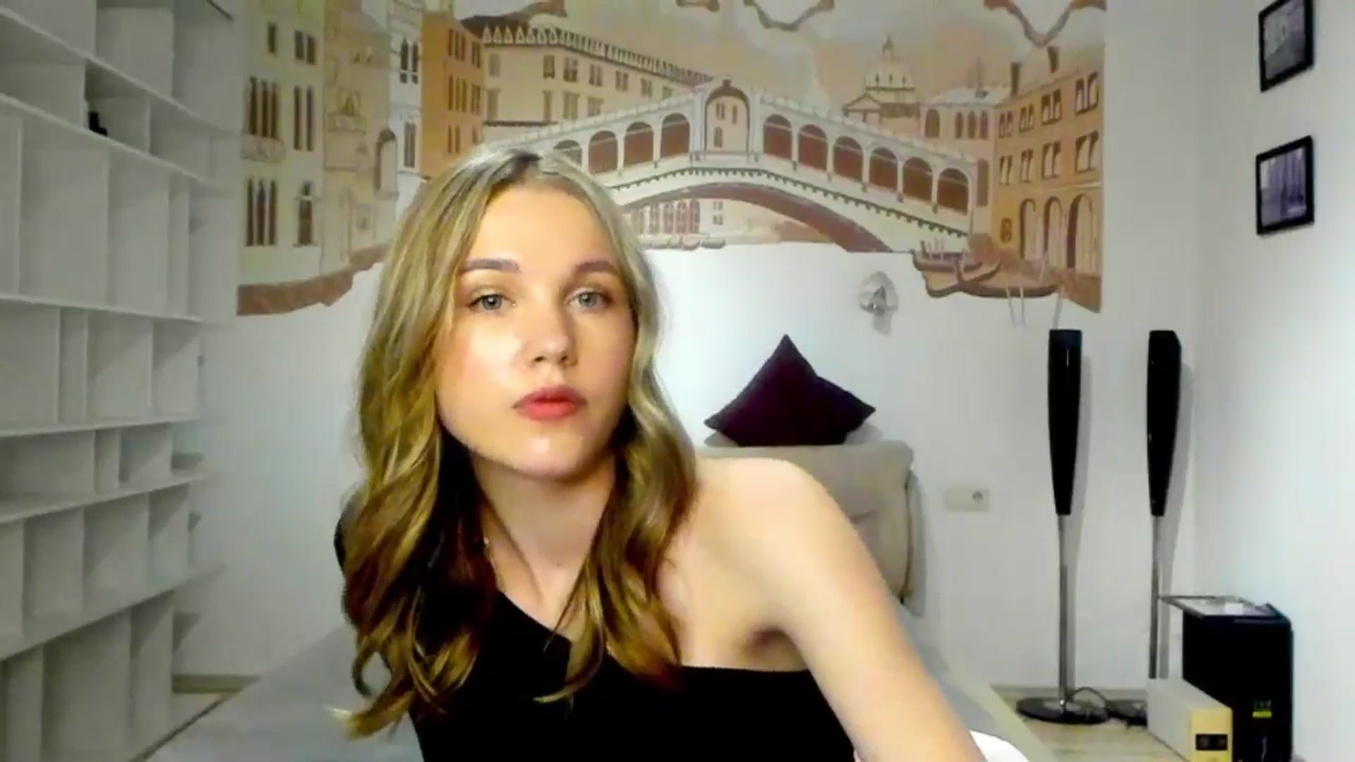 Gallery image thumbnail from Kate_Lewiss's myfreecams stream on, 05/02/2024, 11:04 image 6 of 20