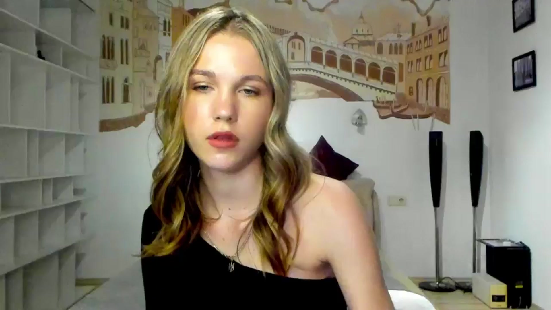 Gallery image thumbnail from Kate_Lewiss's myfreecams stream on, 05/02/2024, 11:04 image 17 of 20
