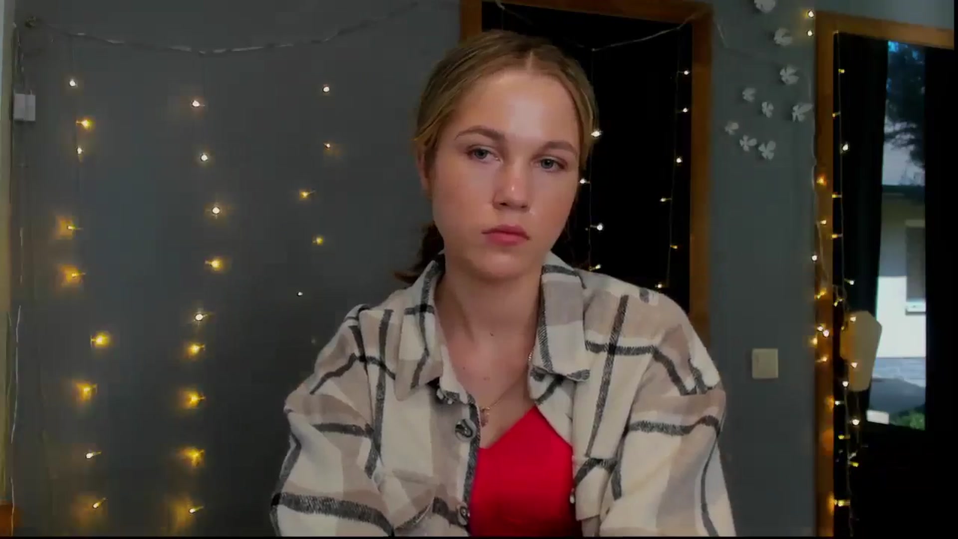 Gallery image thumbnail from Kate_Lewiss's myfreecams stream on, 05/03/2024, 09:43 image 20 of 20