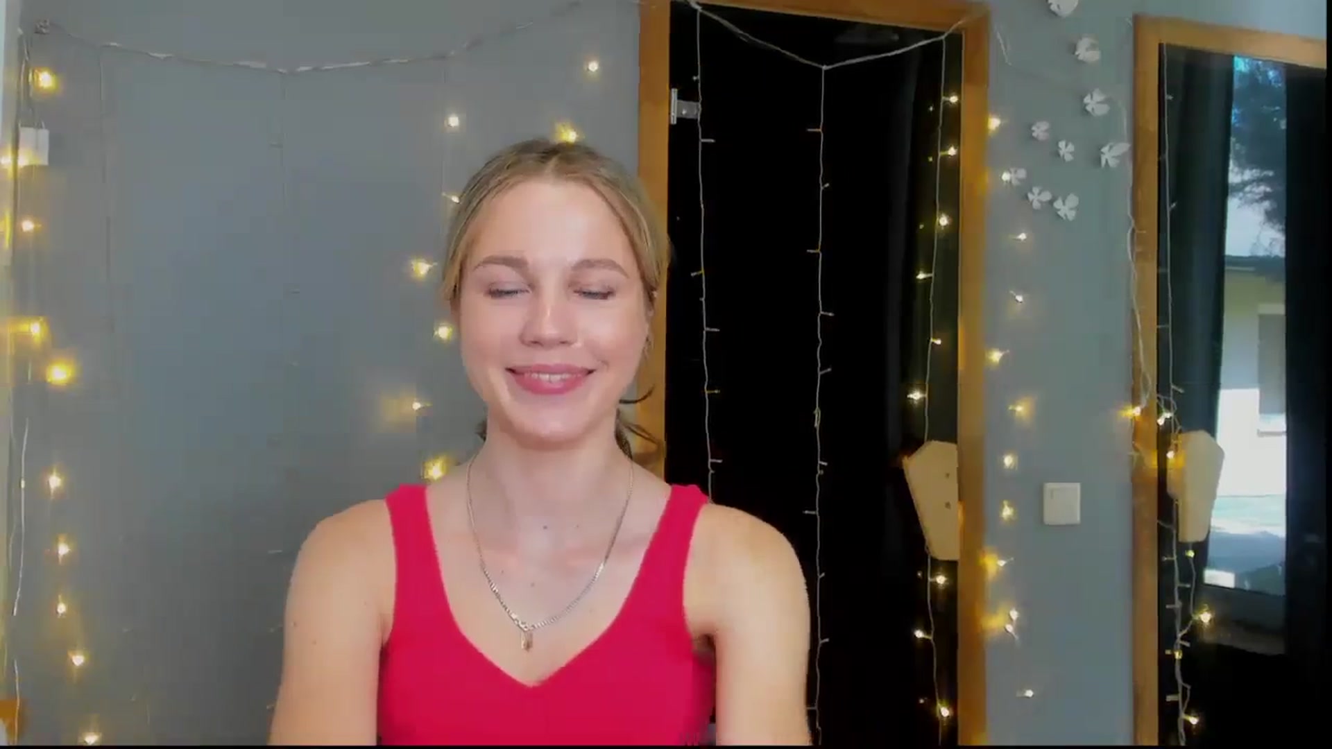 Gallery image thumbnail from Kate_Lewiss's myfreecams stream on, 05/03/2024, 09:43 image 11 of 20