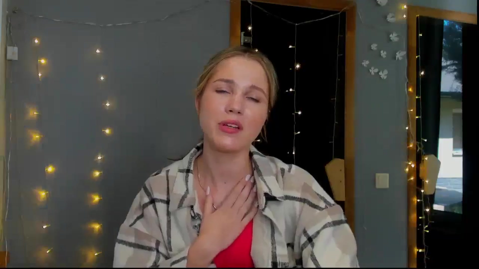 Gallery image thumbnail from Kate_Lewiss's myfreecams stream on, 05/03/2024, 09:43 image 17 of 20