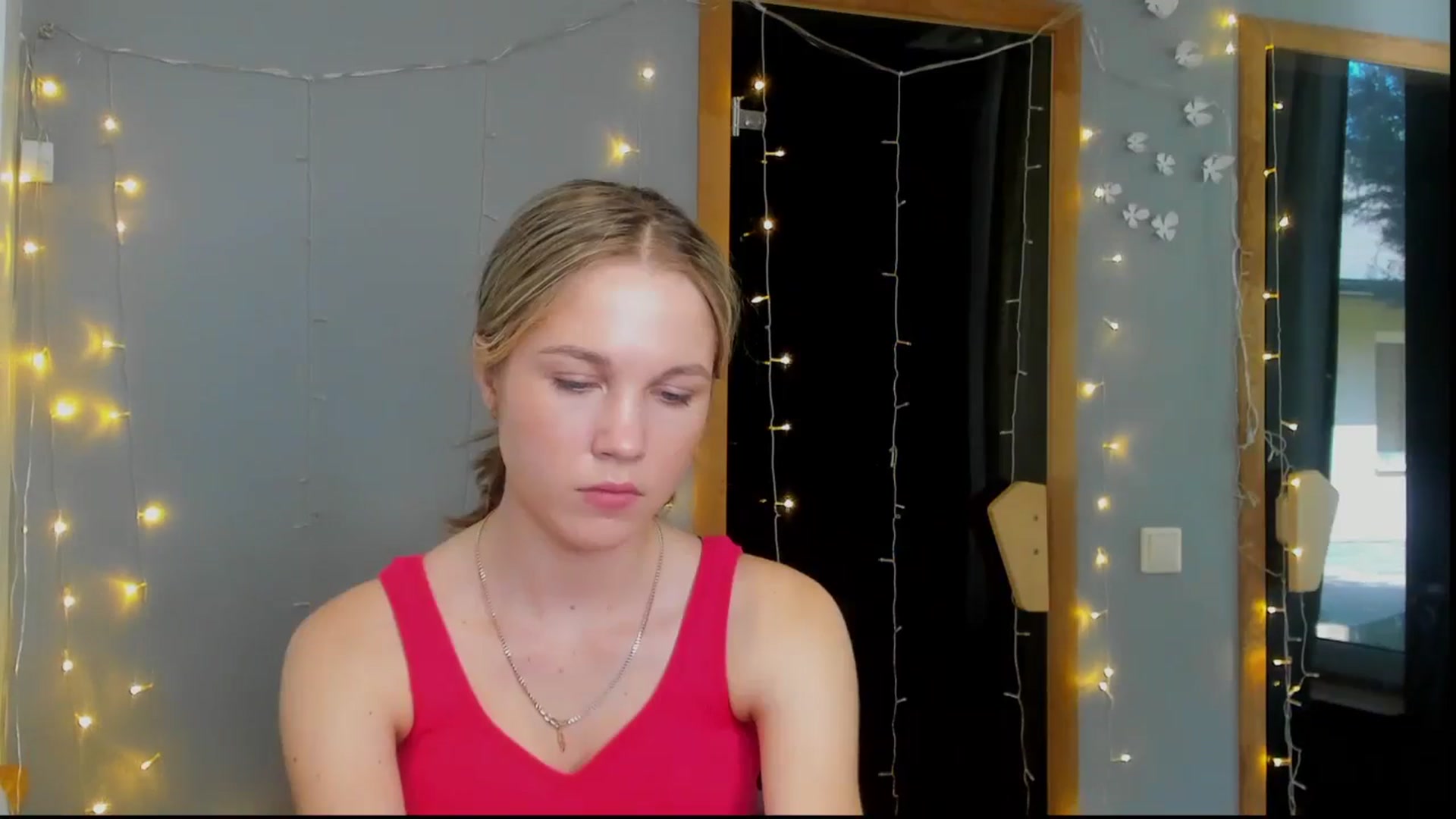 Gallery image thumbnail from Kate_Lewiss's myfreecams stream on, 05/03/2024, 09:43 image 10 of 20