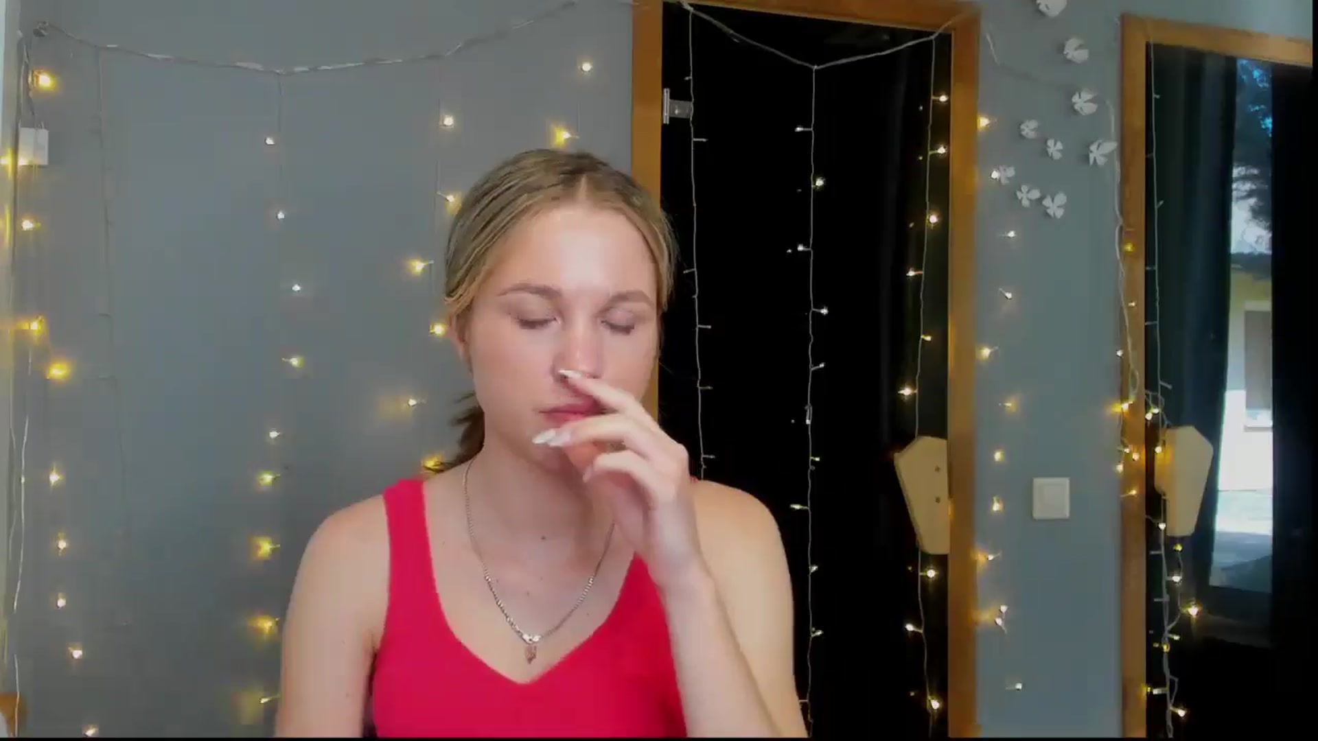 Gallery image thumbnail from Kate_Lewiss's myfreecams stream on, 05/03/2024, 09:43 image 4 of 20