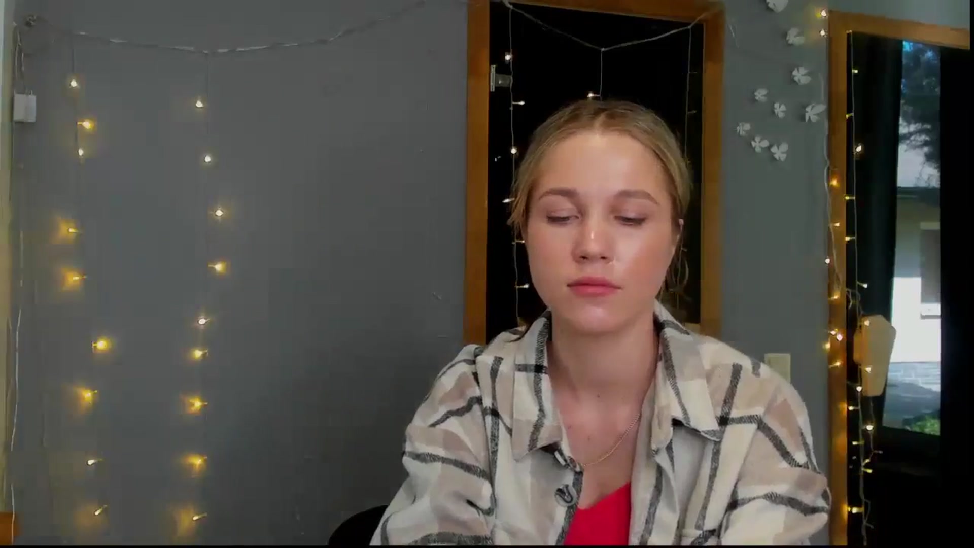 Gallery image thumbnail from Kate_Lewiss's myfreecams stream on, 05/03/2024, 10:05 image 17 of 20