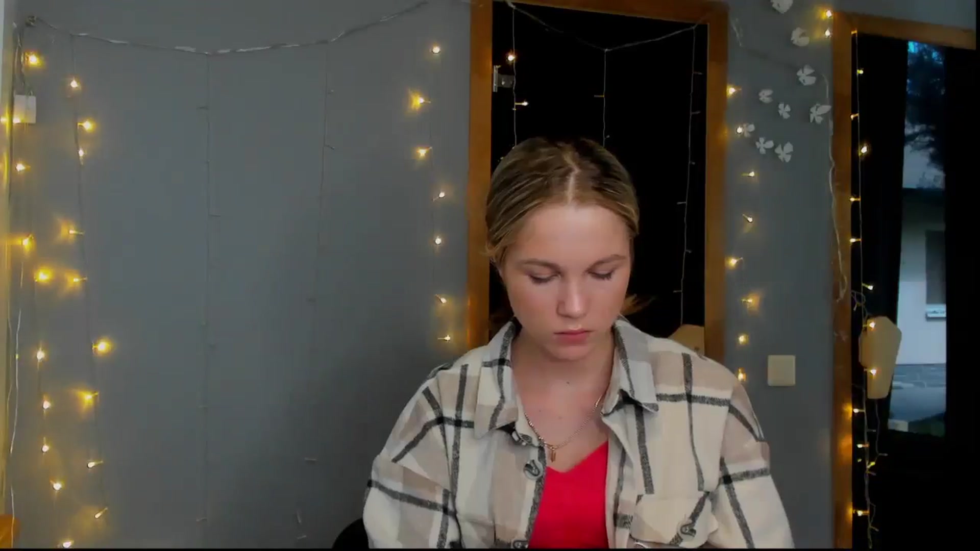 Gallery image thumbnail from Kate_Lewiss's myfreecams stream on, 05/03/2024, 10:05 image 2 of 20