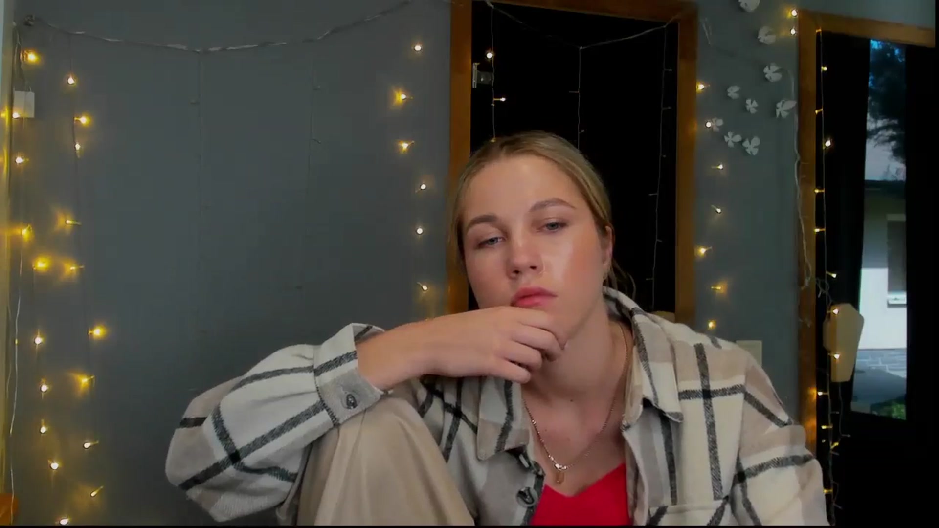 Gallery image thumbnail from Kate_Lewiss's myfreecams stream on, 05/03/2024, 10:05 image 9 of 20