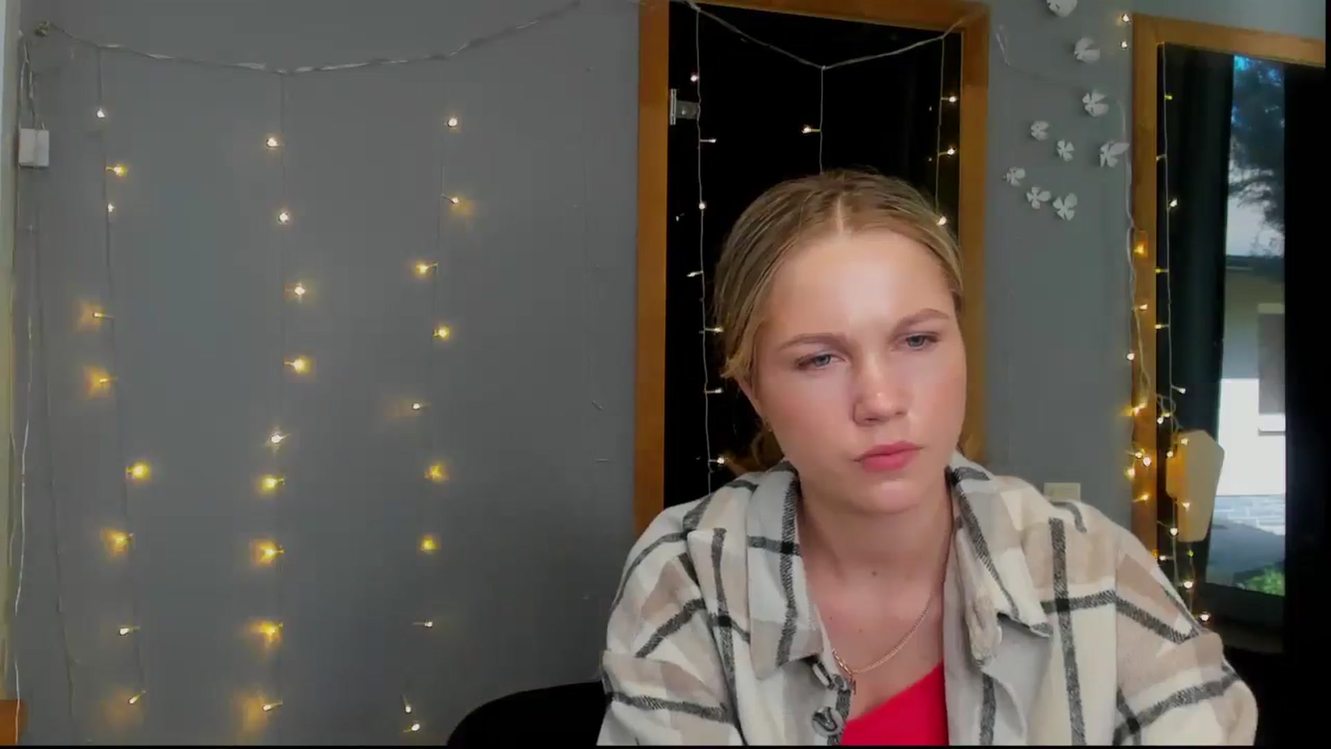 Gallery image thumbnail from Kate_Lewiss's myfreecams stream on, 05/03/2024, 10:05 image 18 of 20