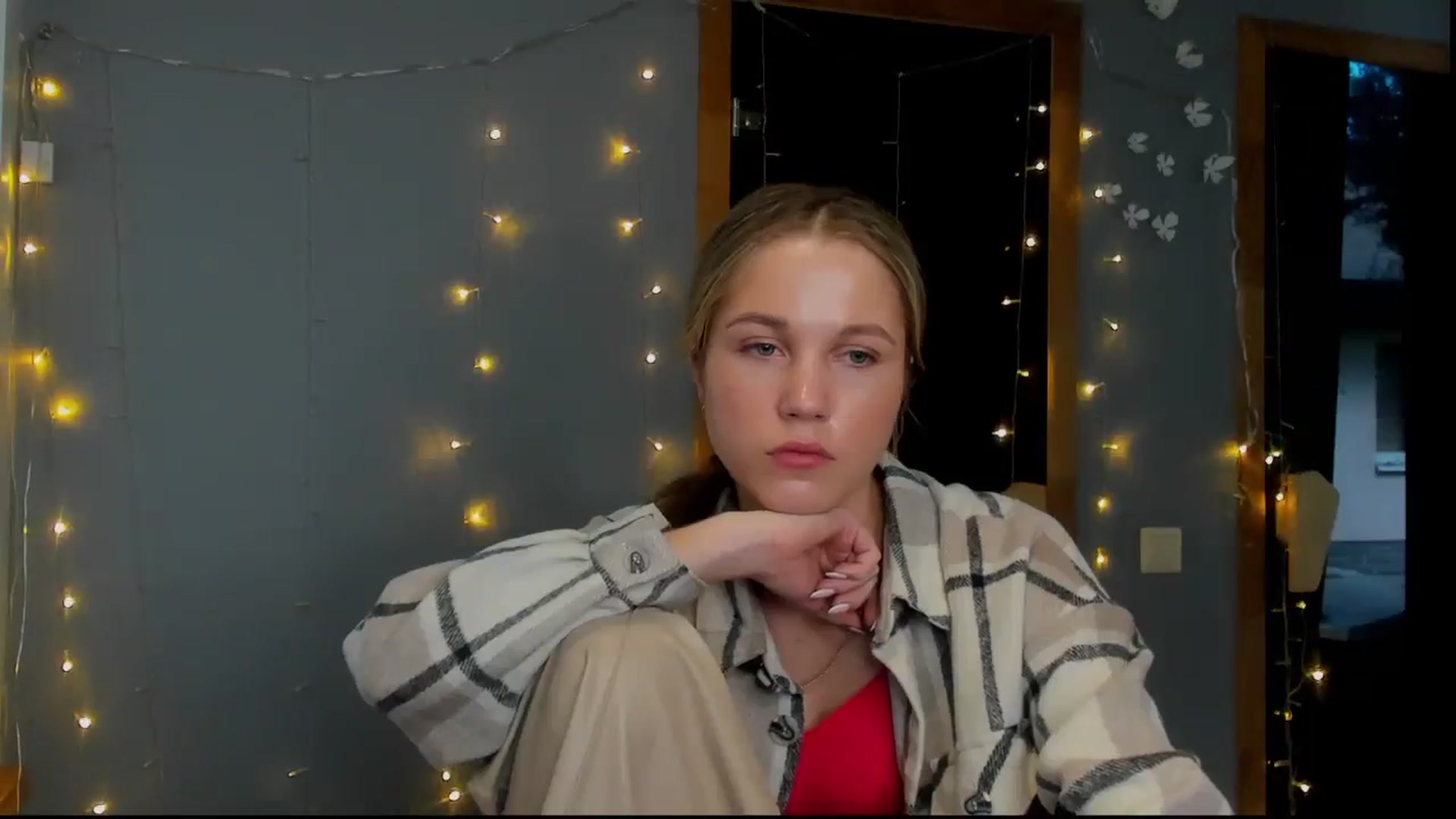 Gallery image thumbnail from Kate_Lewiss's myfreecams stream on, 05/03/2024, 10:05 image 10 of 20