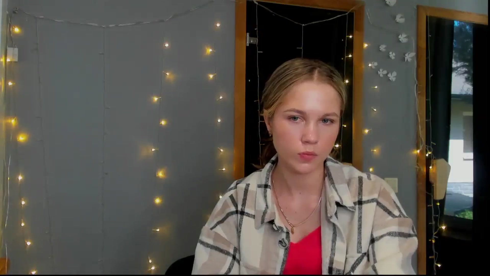 Gallery image thumbnail from Kate_Lewiss's myfreecams stream on, 05/03/2024, 10:05 image 19 of 20