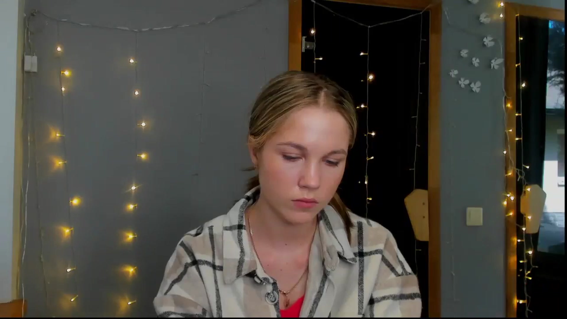 Gallery image thumbnail from Kate_Lewiss's myfreecams stream on, 05/03/2024, 11:07 image 6 of 20