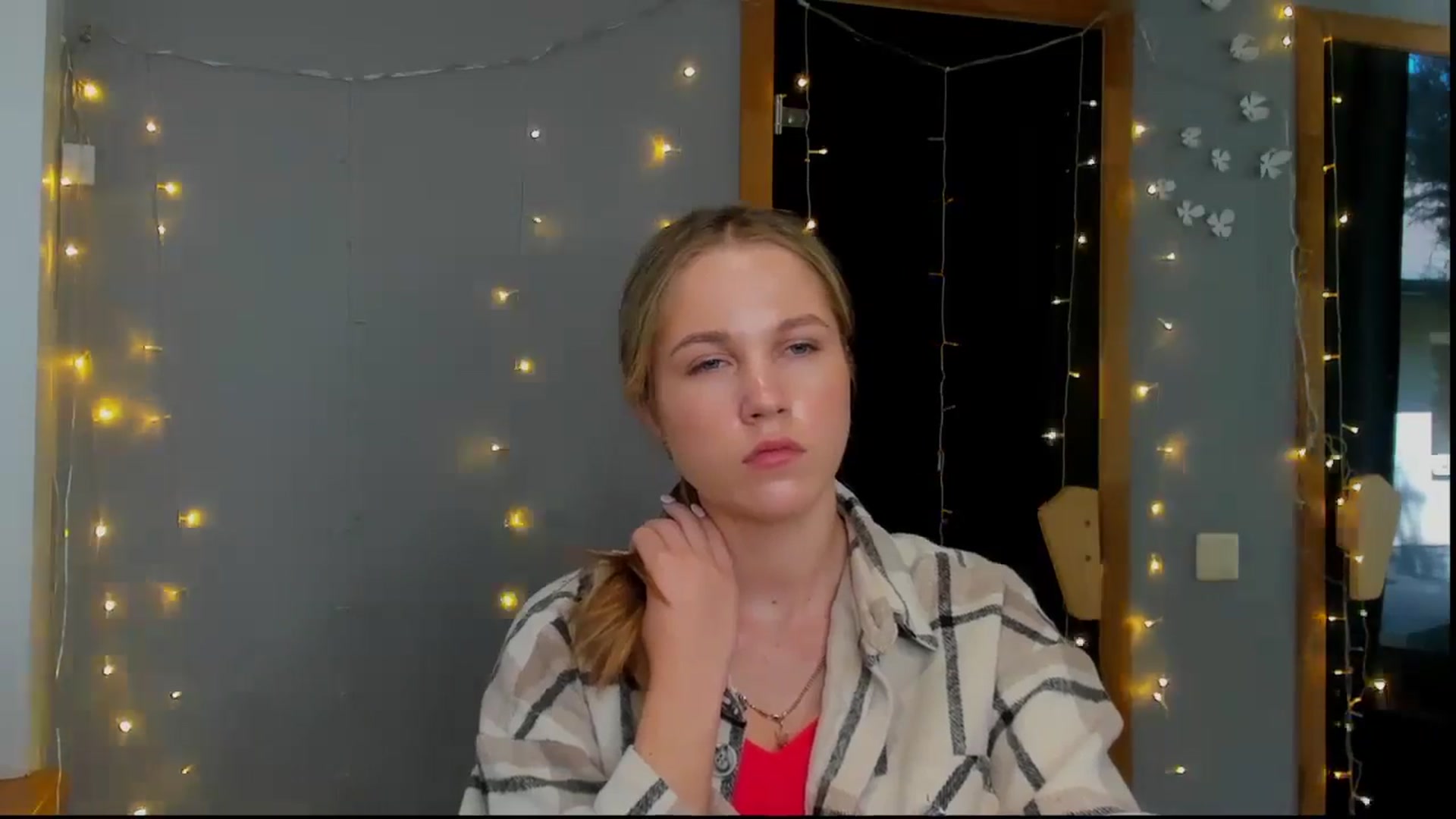 Gallery image thumbnail from Kate_Lewiss's myfreecams stream on, 05/03/2024, 11:07 image 8 of 20