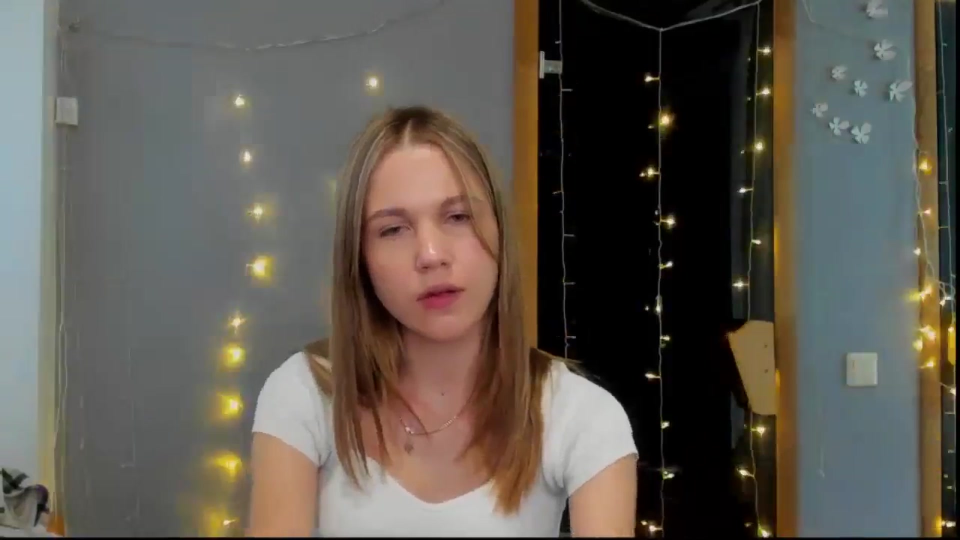 Gallery image thumbnail from Kate_Lewiss's myfreecams stream on, 05/04/2024, 07:28 image 9 of 20