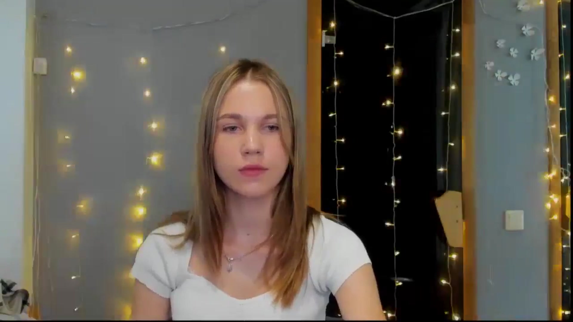 Gallery image thumbnail from Kate_Lewiss's myfreecams stream on, 05/04/2024, 07:28 image 12 of 20
