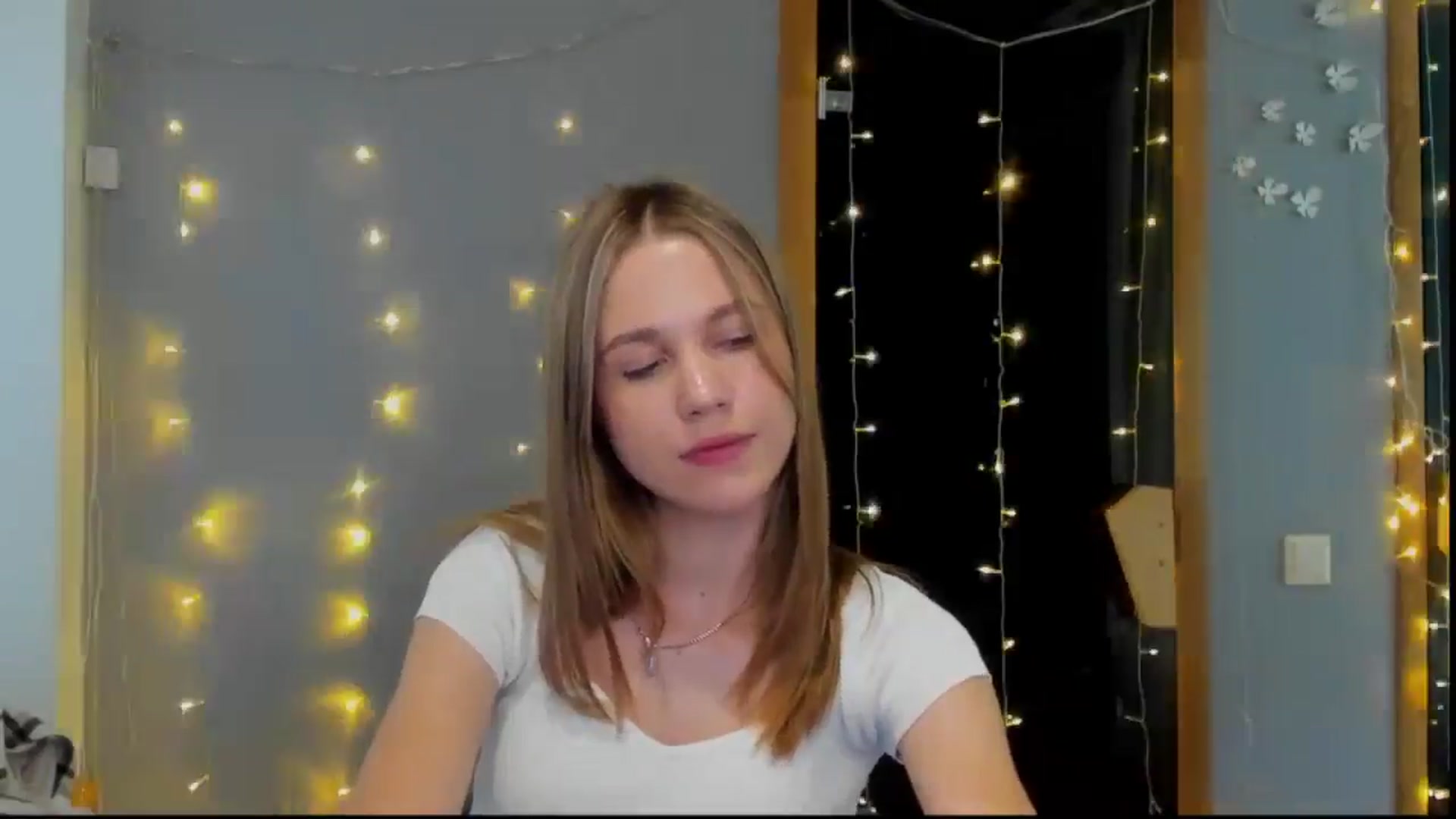 Gallery image thumbnail from Kate_Lewiss's myfreecams stream on, 05/04/2024, 07:28 image 13 of 20