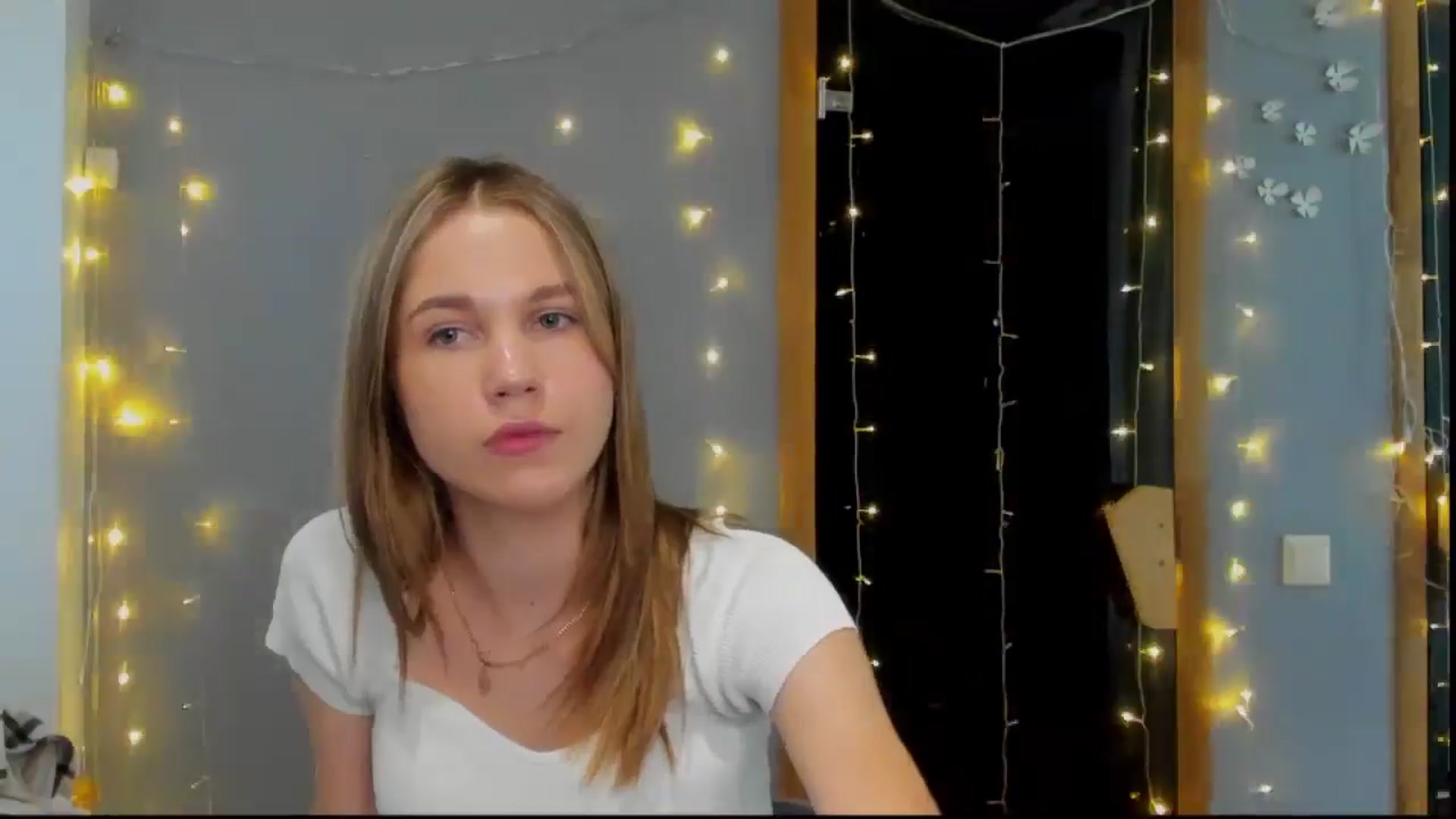 Gallery image thumbnail from Kate_Lewiss's myfreecams stream on, 05/04/2024, 07:28 image 2 of 20