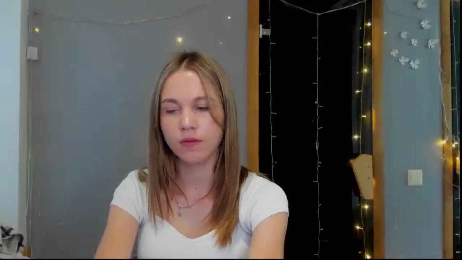 Gallery image thumbnail from Kate_Lewiss's myfreecams stream on, 05/04/2024, 07:28 image 7 of 20