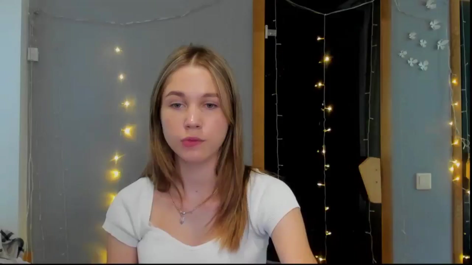 Gallery image thumbnail from Kate_Lewiss's myfreecams stream on, 05/04/2024, 07:28 image 1 of 20