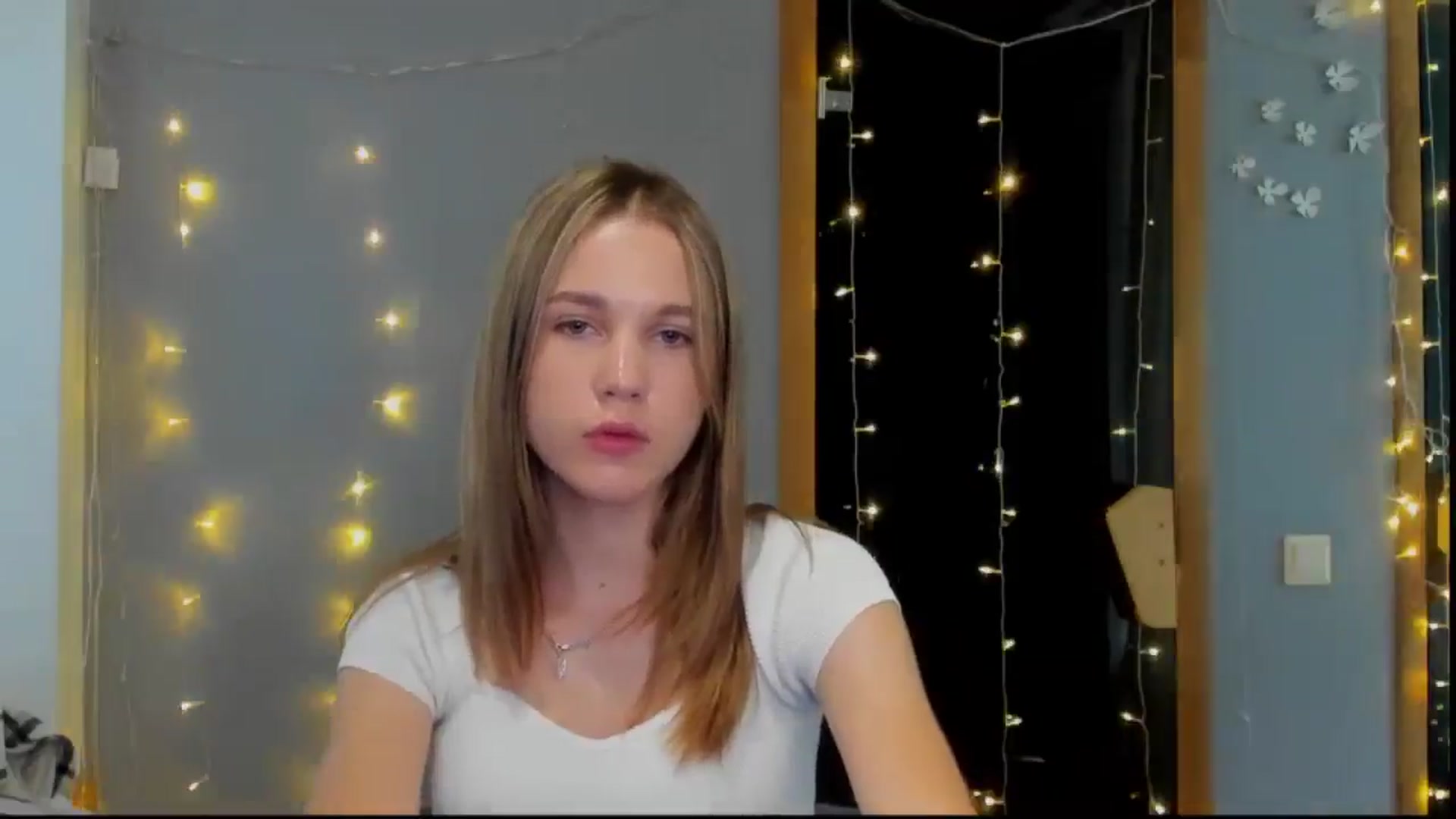 Gallery image thumbnail from Kate_Lewiss's myfreecams stream on, 05/04/2024, 07:28 image 17 of 20
