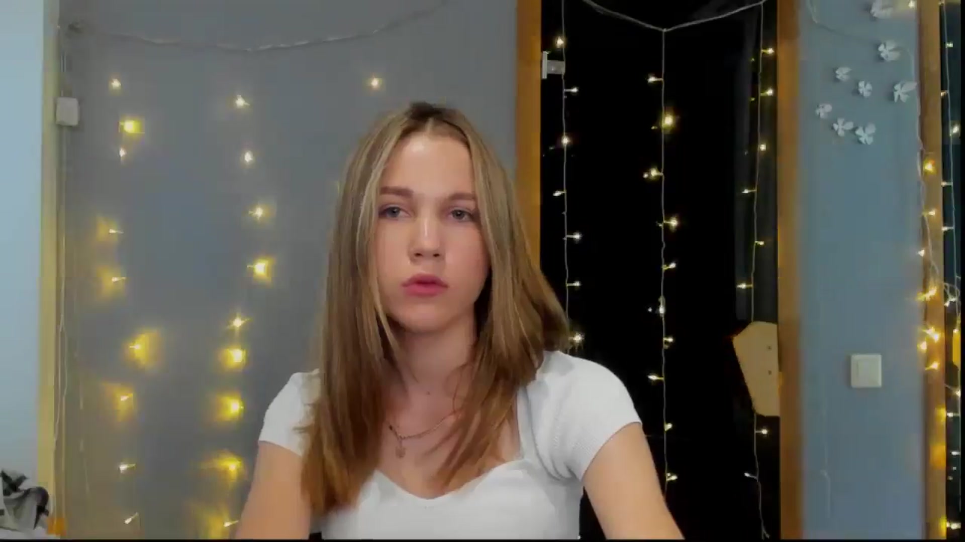 Gallery image thumbnail from Kate_Lewiss's myfreecams stream on, 05/04/2024, 08:36 image 6 of 20