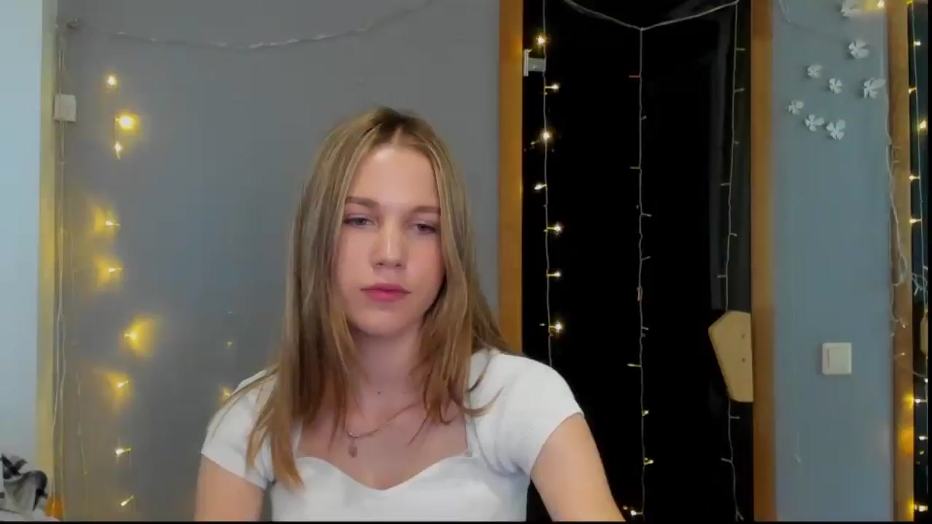 Gallery image thumbnail from Kate_Lewiss's myfreecams stream on, 05/04/2024, 08:36 image 1 of 20