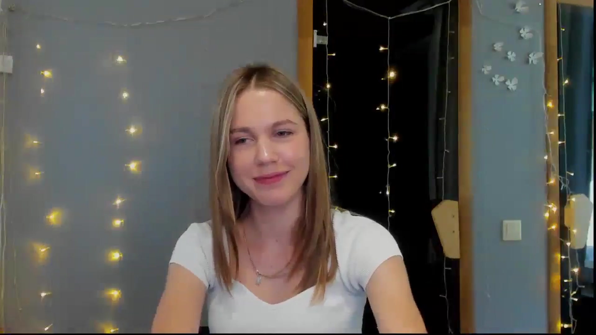 Gallery image thumbnail from Kate_Lewiss's myfreecams stream on, 05/04/2024, 08:36 image 19 of 20