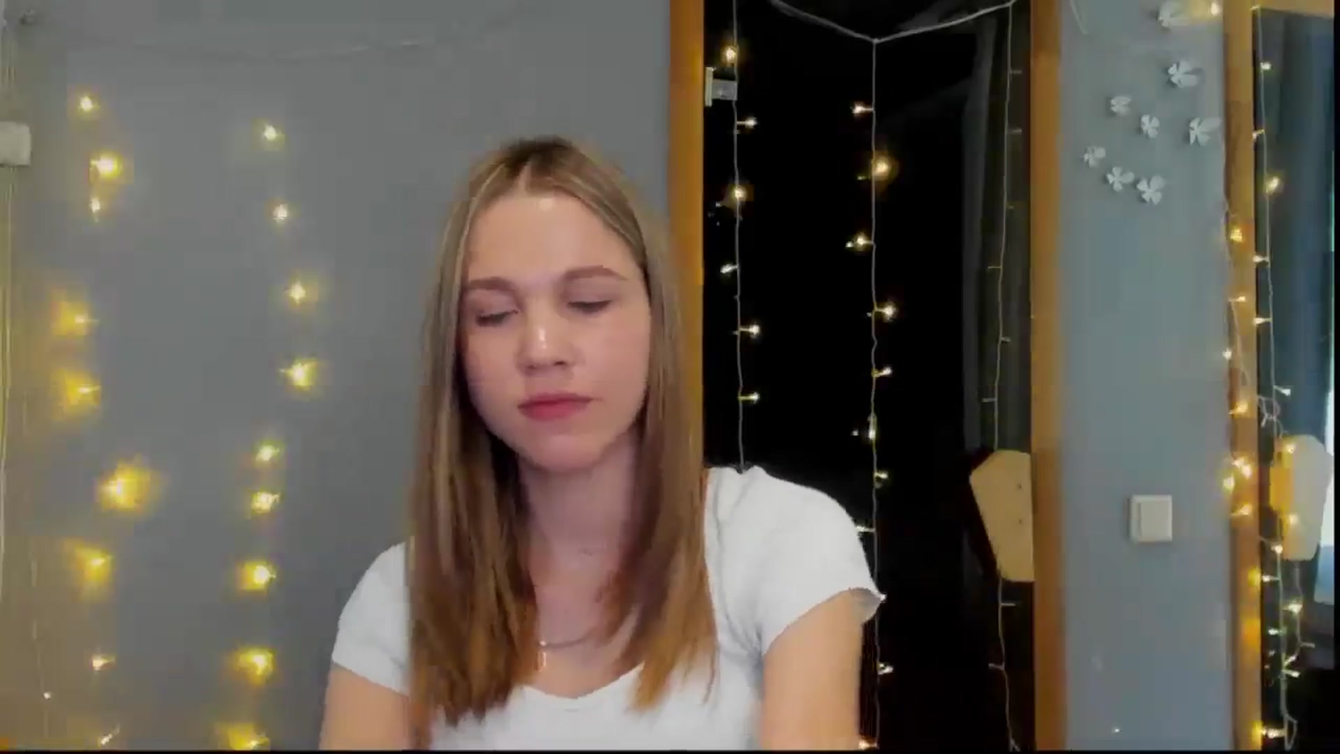 Gallery image thumbnail from Kate_Lewiss's myfreecams stream on, 05/04/2024, 09:36 image 6 of 20