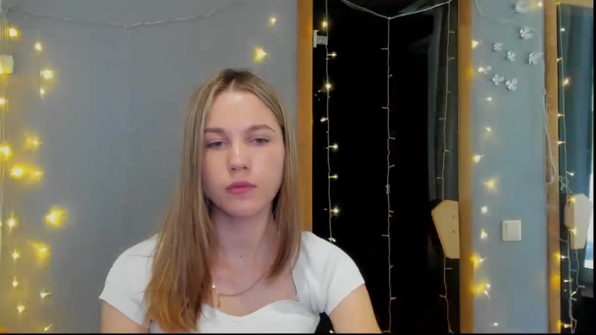 Gallery image thumbnail from Kate_Lewiss's myfreecams stream on, 05/04/2024, 09:36 image 10 of 20