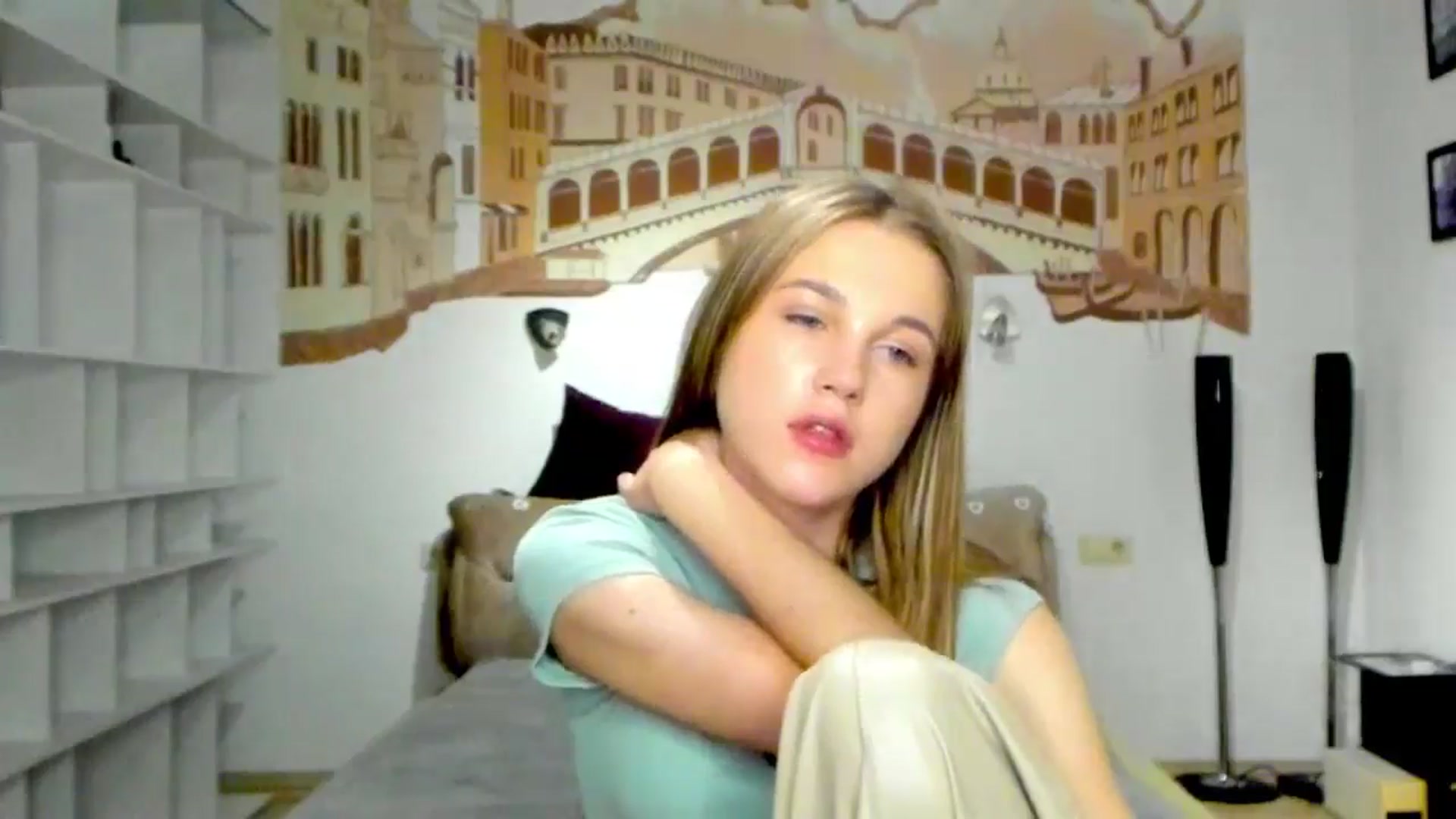 Gallery image thumbnail from Kate_Lewiss's myfreecams stream on, 05/08/2024, 07:20 image 18 of 20